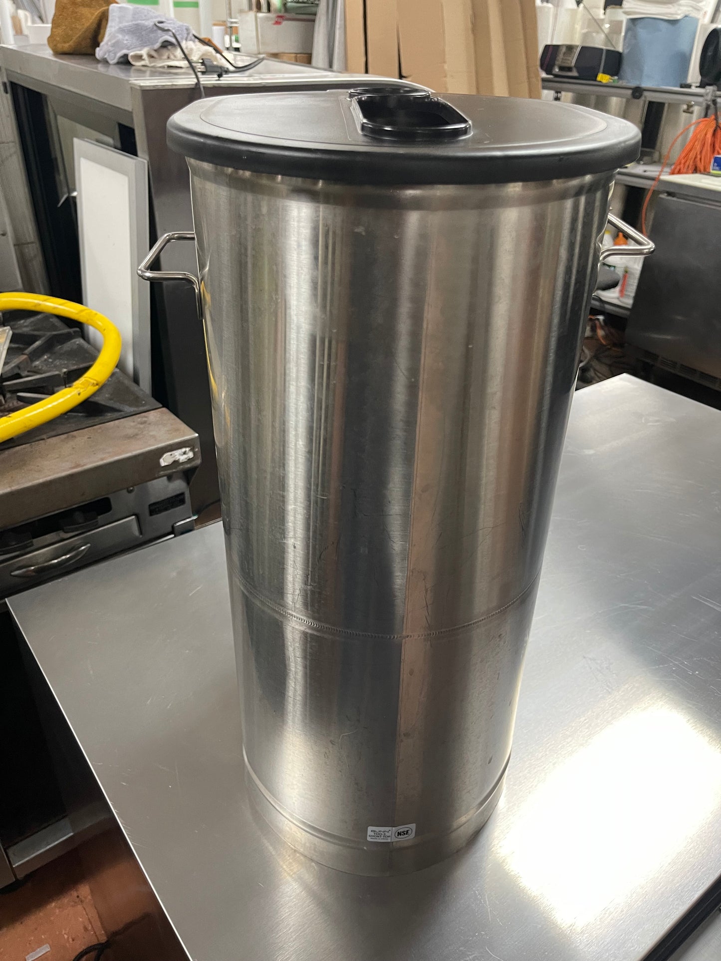 Used Bunn 34100.0000 TDO-4 4 Gallon Iced Tea Dispenser - Shir