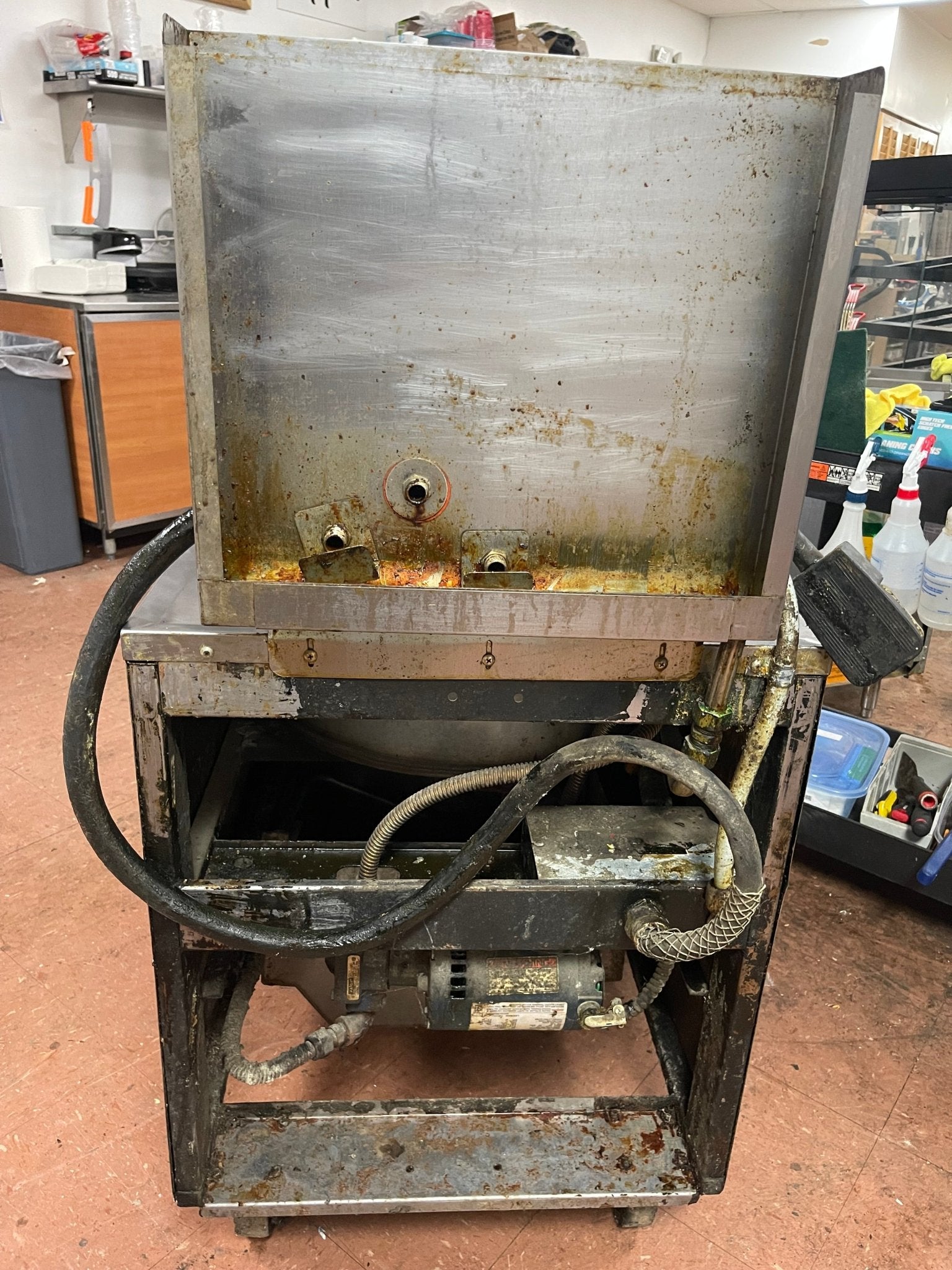 Used BKI FKM - FC Electric Extra Large Volume Pressure Fryer Broaster 75lb 208V 3Ph - Falcon Restaurant Supply - 12