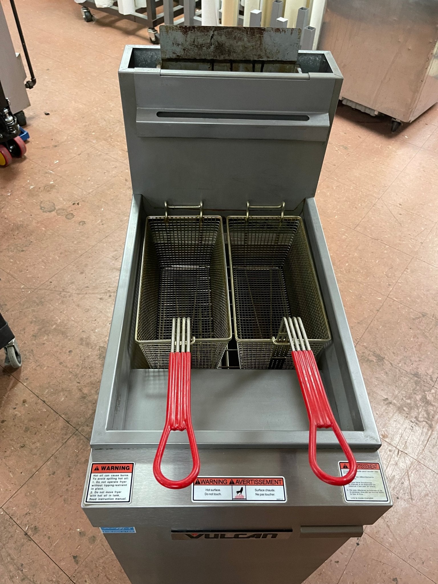 Used Vulcan 1VEG35M - 1 Natural Gas 35 - 40 lb. Floor Fryer with Millivolt Controls - 70,000 BTU - Falcon Restaurant Supply - 2