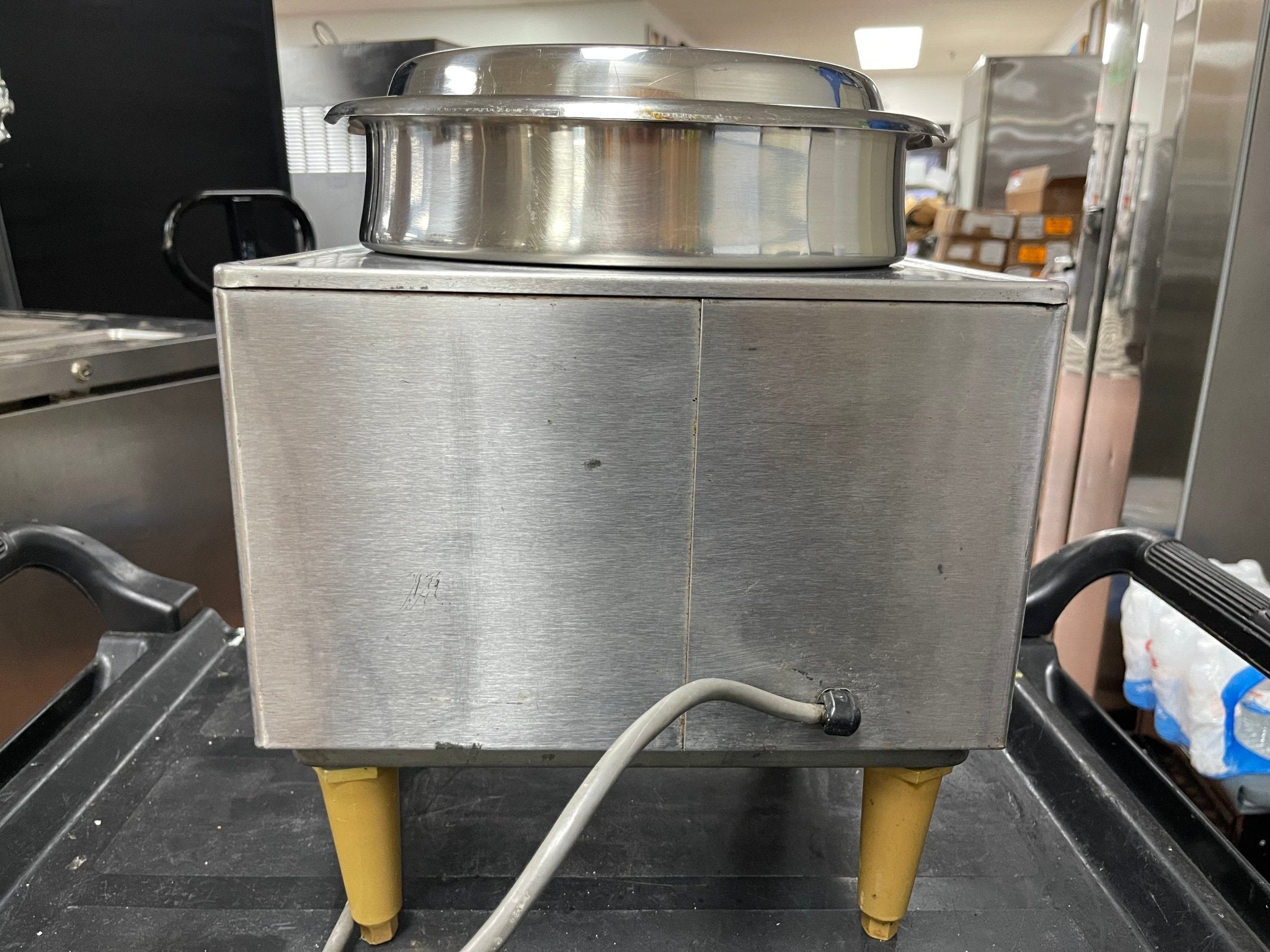 Used Wells HW - 10 11qt Cook N Hold Soup Warmer w/ Thermostatic Controls 120V - Falcon Restaurant Supply - 4