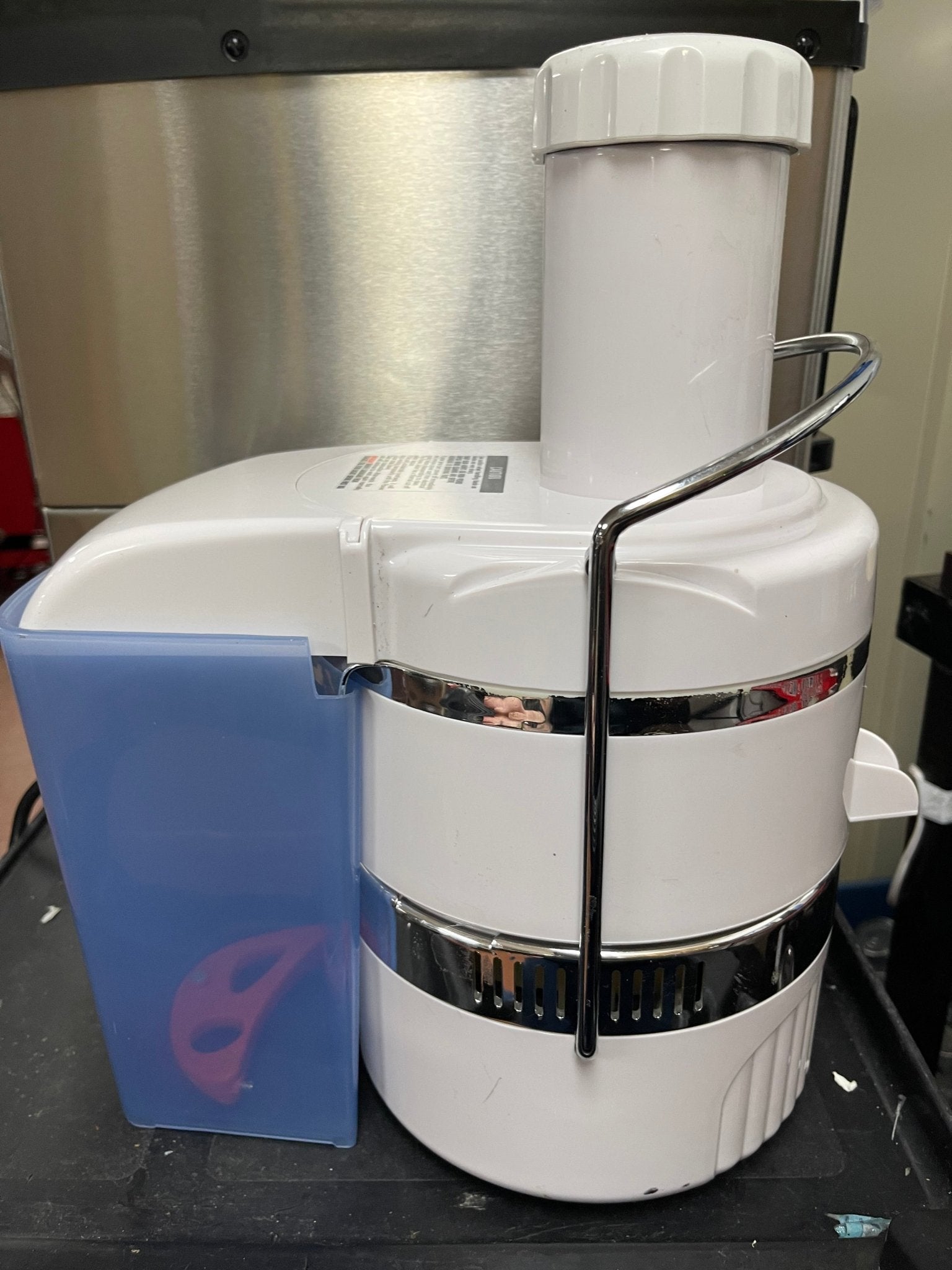 Used Tristar Jack LaLanne Centrifugal Deluxe Juice Extractor Machine 120V - Falcon Restaurant Supply - 4