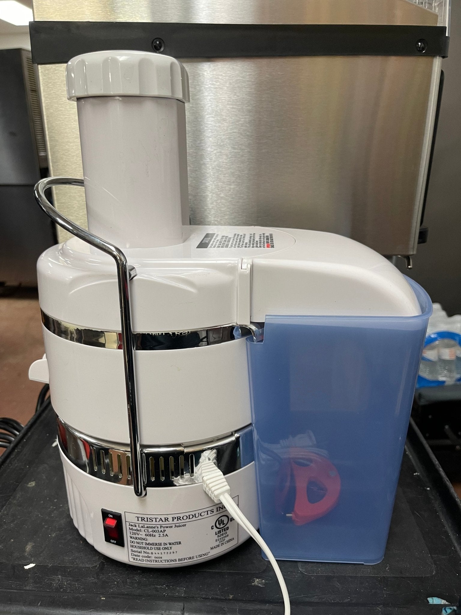 Used Tristar Jack LaLanne Centrifugal Deluxe Juice Extractor Machine 120V - Falcon Restaurant Supply - 6