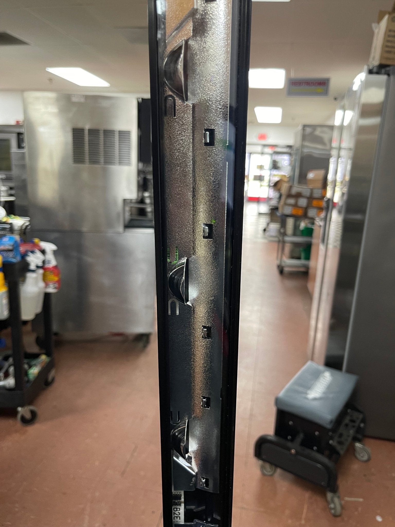 New GE - LT306041EDL - SB Left LED Light Bar for Refrigerated Merchandiser Displays - Falcon Restaurant Supply - 5