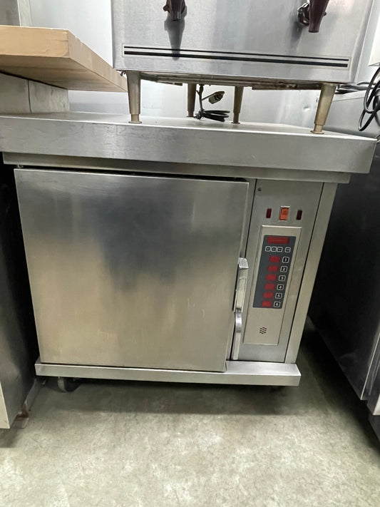 Used Wells M4200-3S Half Size Vented Convection Oven on Casters 208V 3 Ph