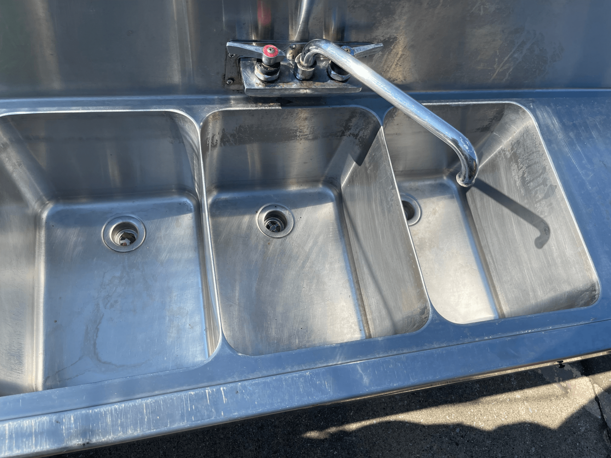 Used 96" Glastender TSA - 96 - S Underbar Stainless Sink Unit Three Compartment - SS2 - Falcon Restaurant Supply - 3