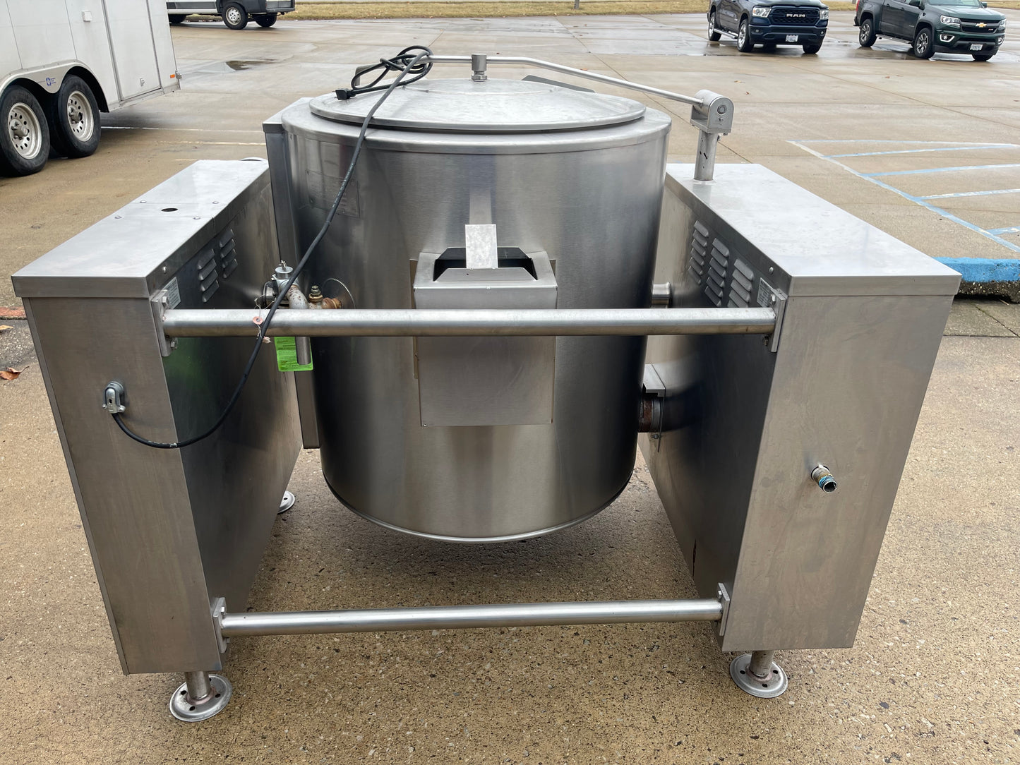 Used Vulcan VGLT-40 NG Stainless 40 Gallon Jacketed Tilting Steam Kettle 100,000BTU