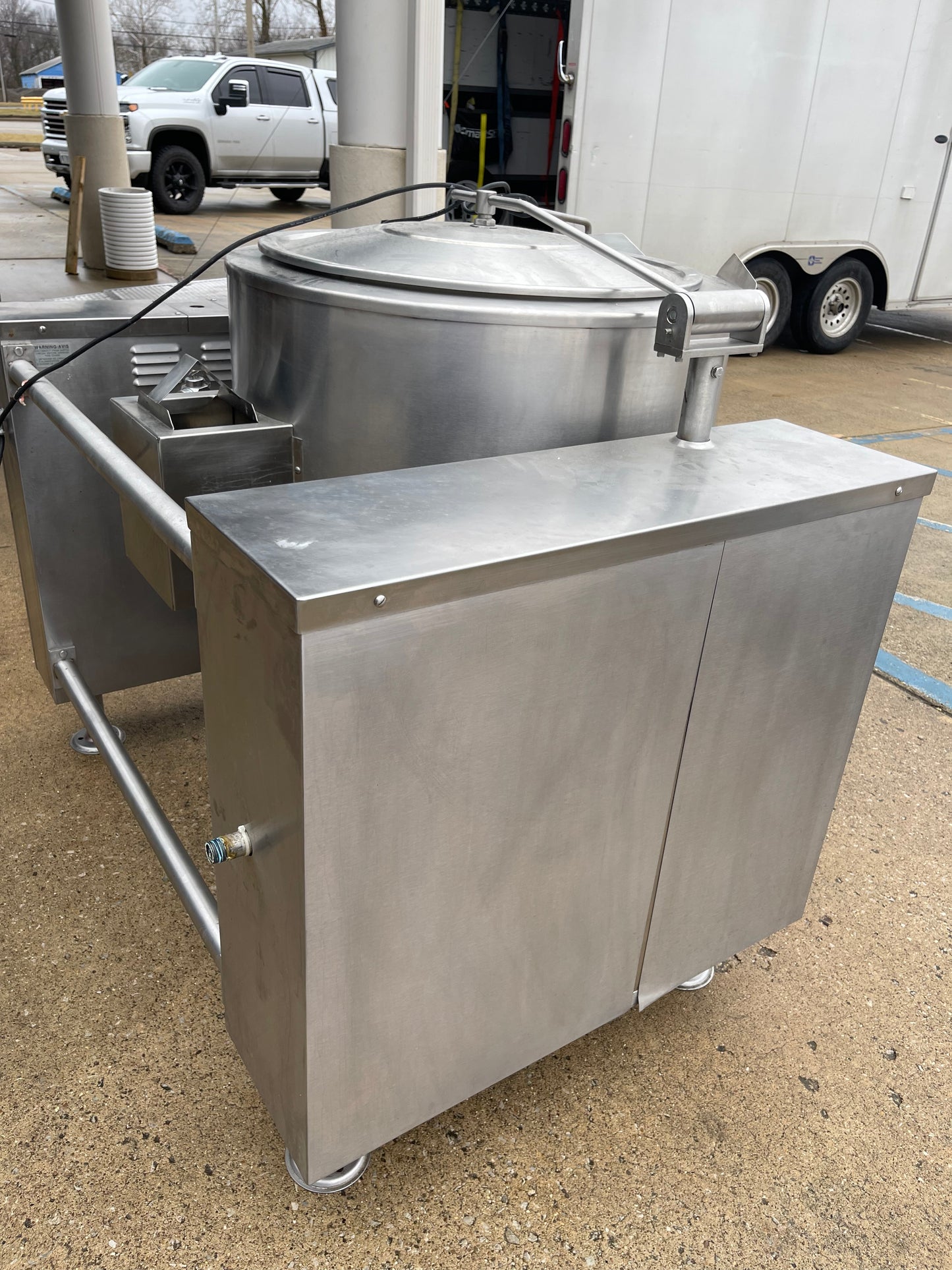 Used Vulcan VGLT-40 NG Stainless 40 Gallon Jacketed Tilting Steam Kettle 100,000BTU