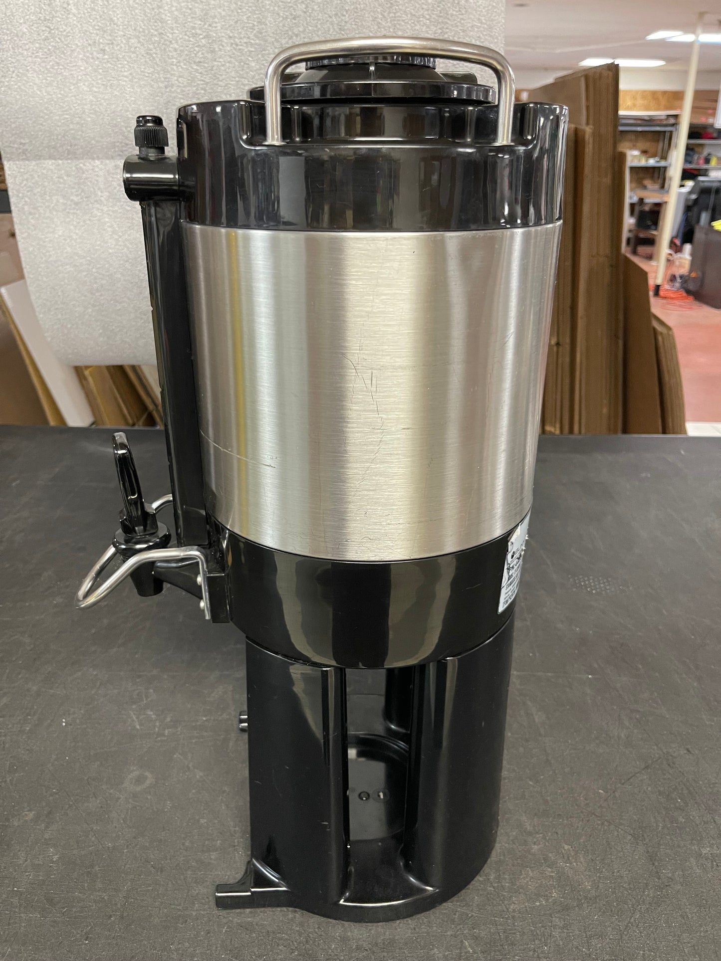 Used Bunn 44050 TF 1.5 Gallon Stainless Steel Coffee Server with Sight Gauge and Base