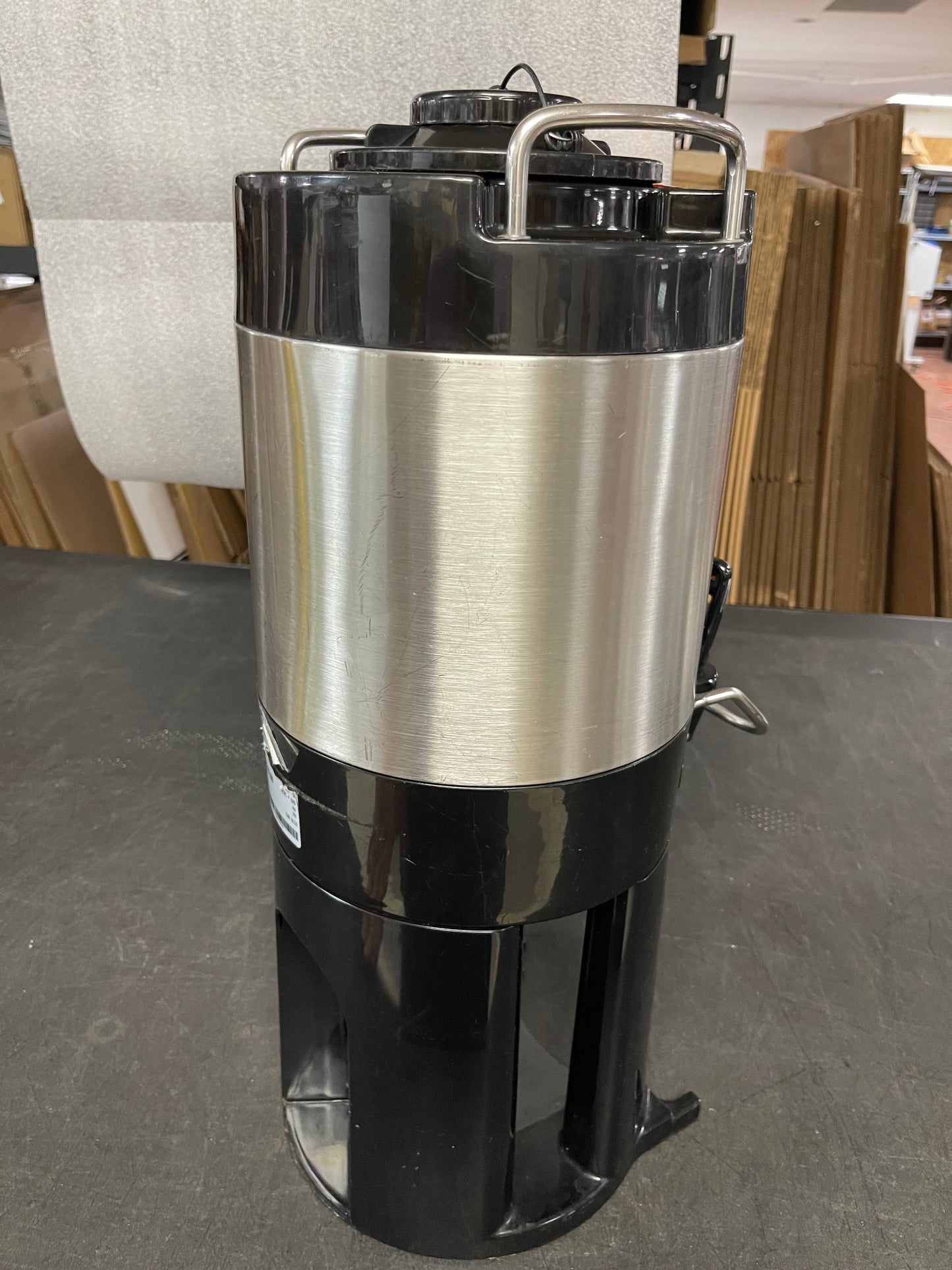 Used Bunn 44050 TF 1.5 Gallon Stainless Steel Coffee Server with Sight Gauge and Base