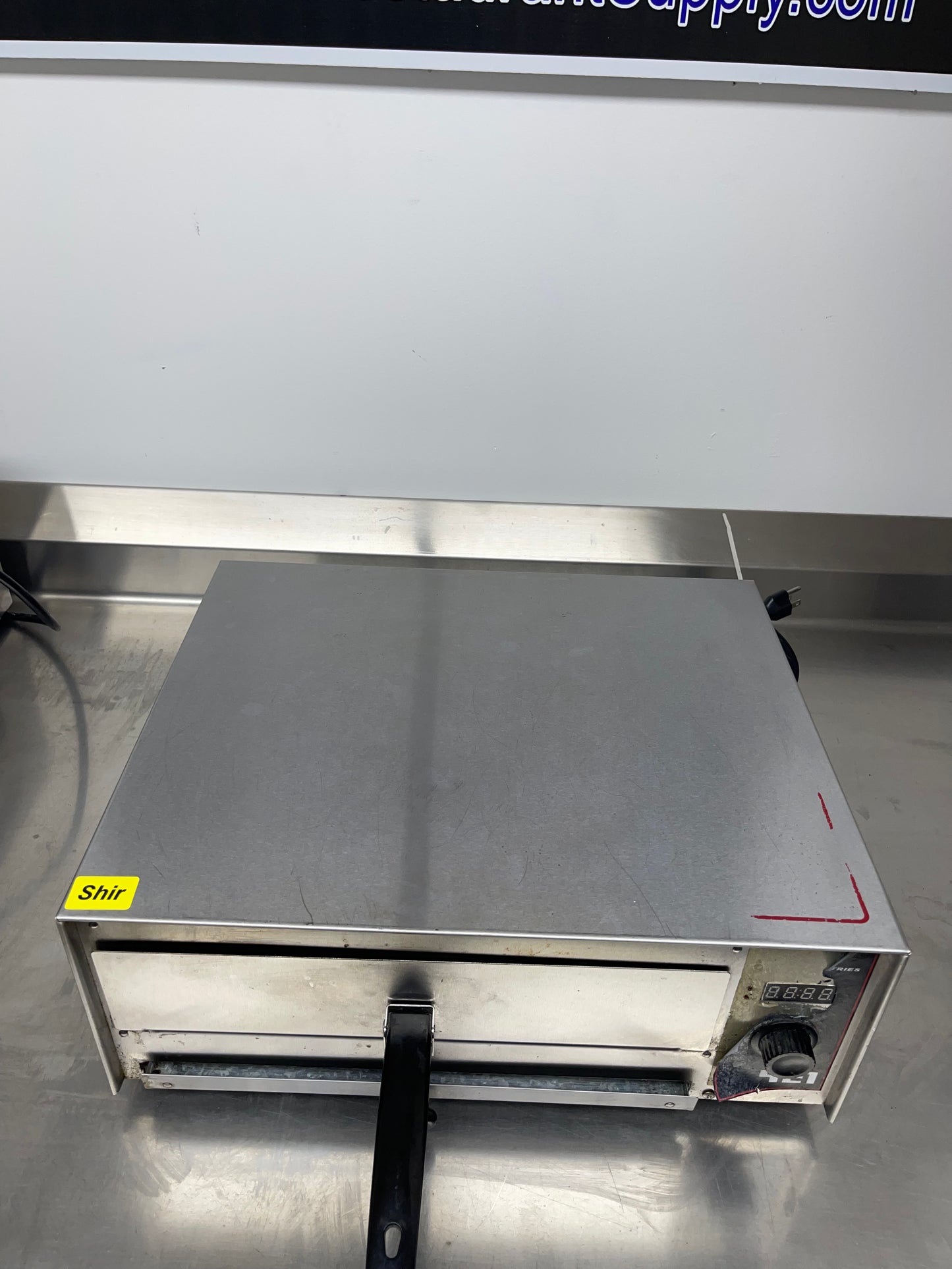 Used WISCO 421 Countertop Pizza Oven, LED Display 120V - Shir