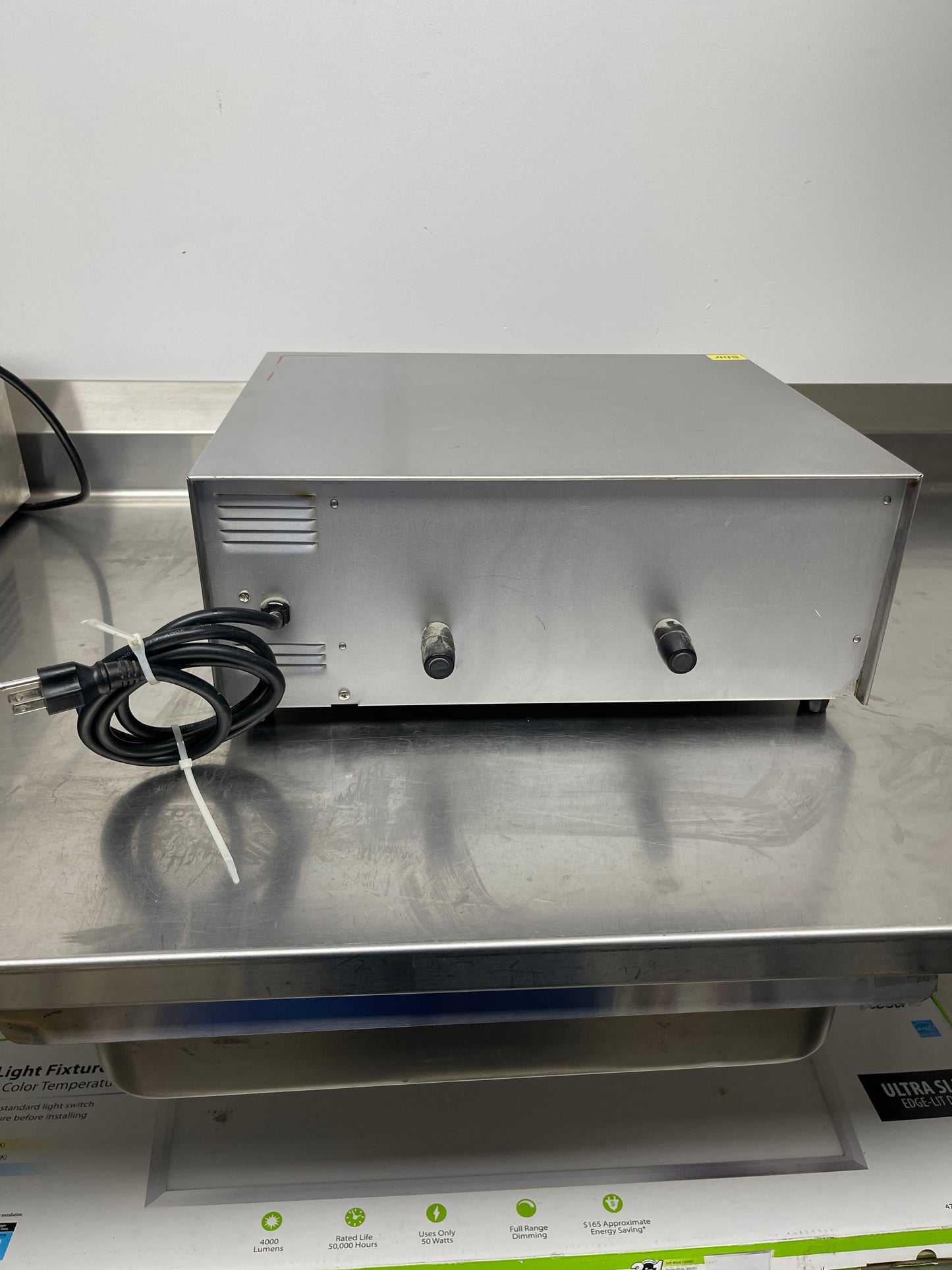 Used WISCO 421 Countertop Pizza Oven, LED Display 120V - Shir