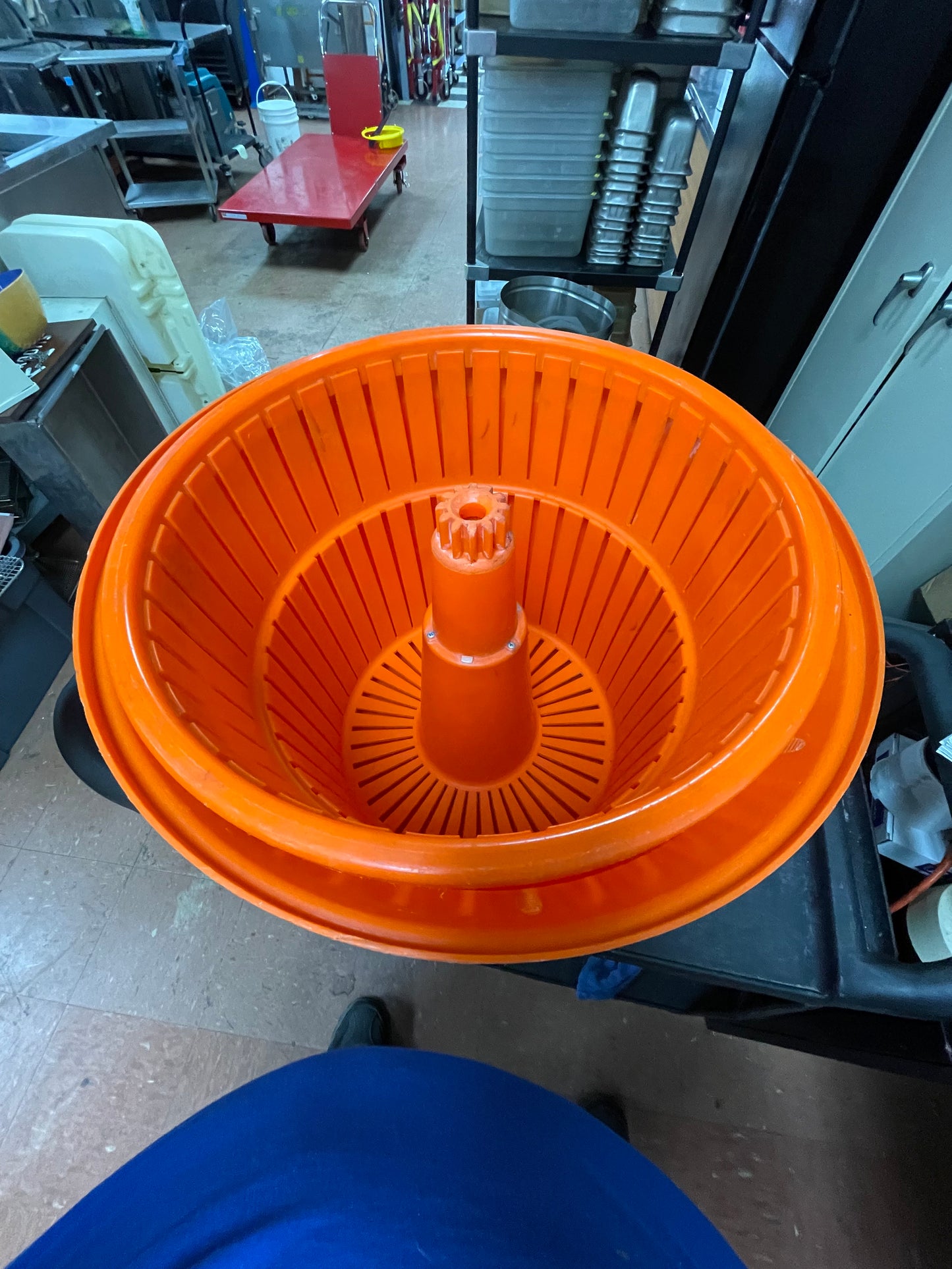 Used Dynamic 06140 Commercial Manual Salad Spinner, 5 Gallon Capacity