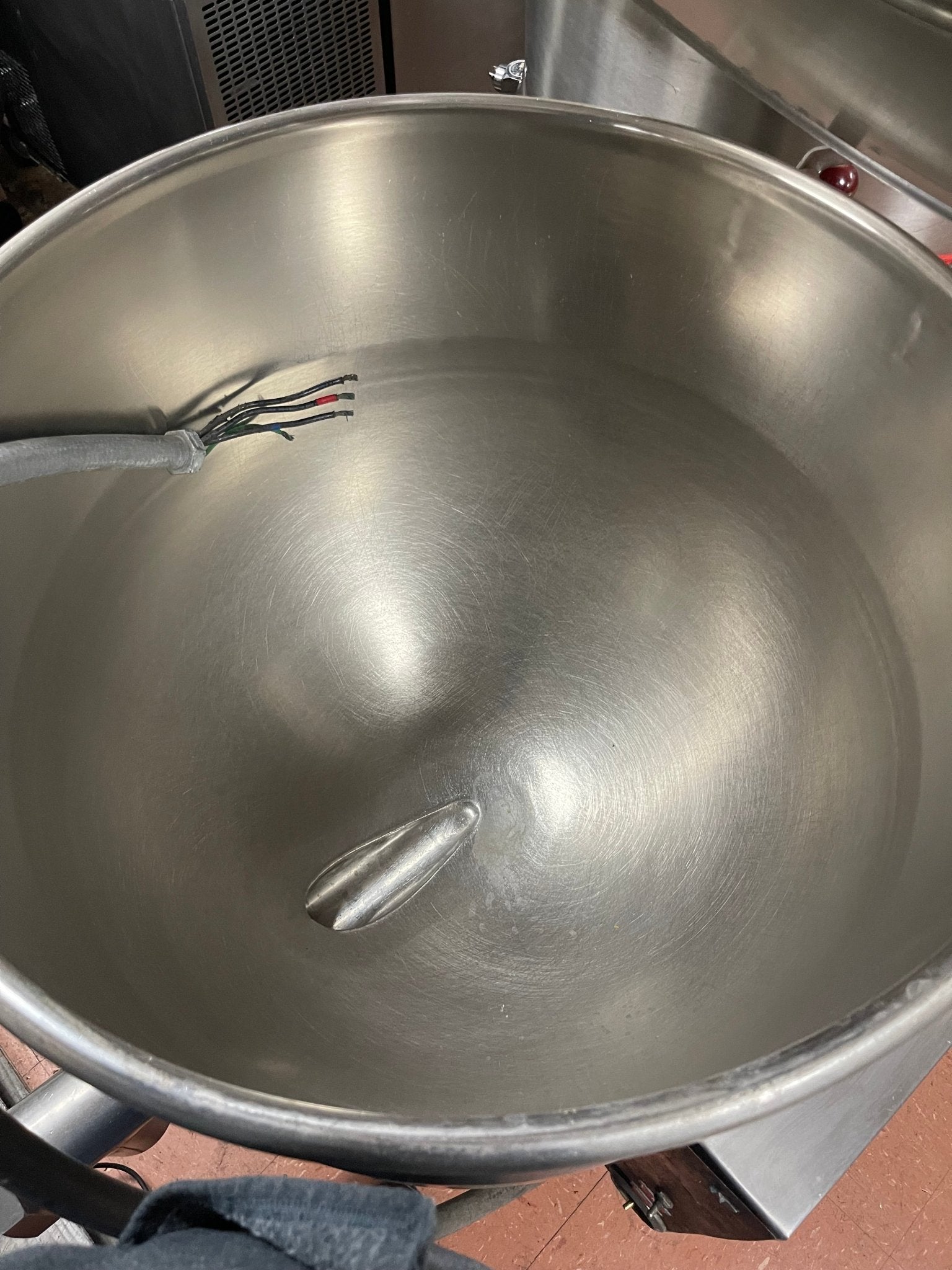 Used 2006 Market Forge F - 40LE Stationary Jacketed Steam Kettle 40 Gallon 208V 3 Phase - Falcon Restaurant Supply - 6