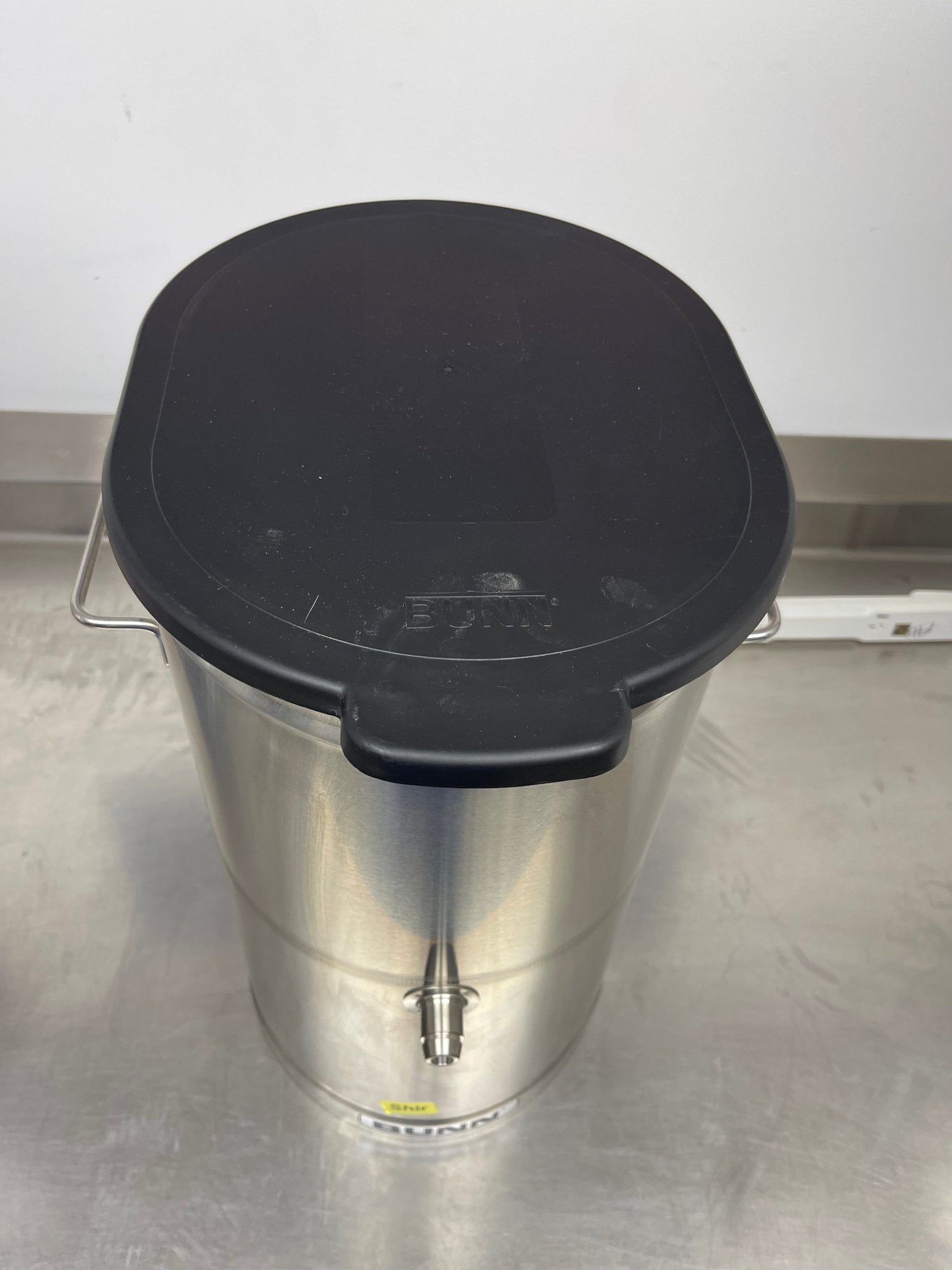 New BUNN TDO - 4 Commercial Iced Tea Dispenser Urn w/Solid Lid - Shir - Falcon Restaurant Supply - 9