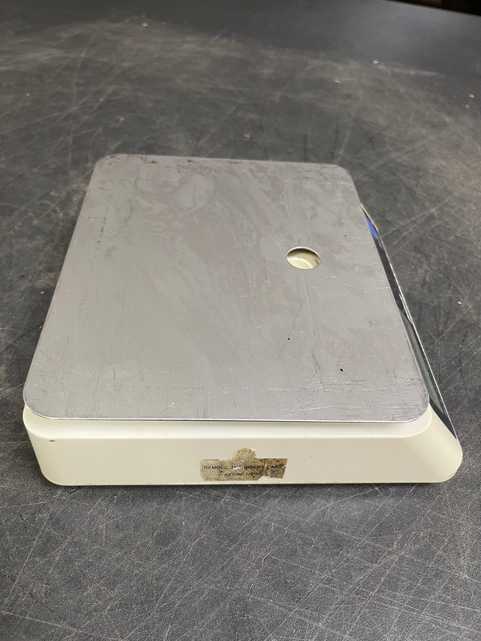 Used Rubbermaid® Pelouze® FS2P Digital Portion Control Scale - 2lb - Falcon Restaurant Supply - 6