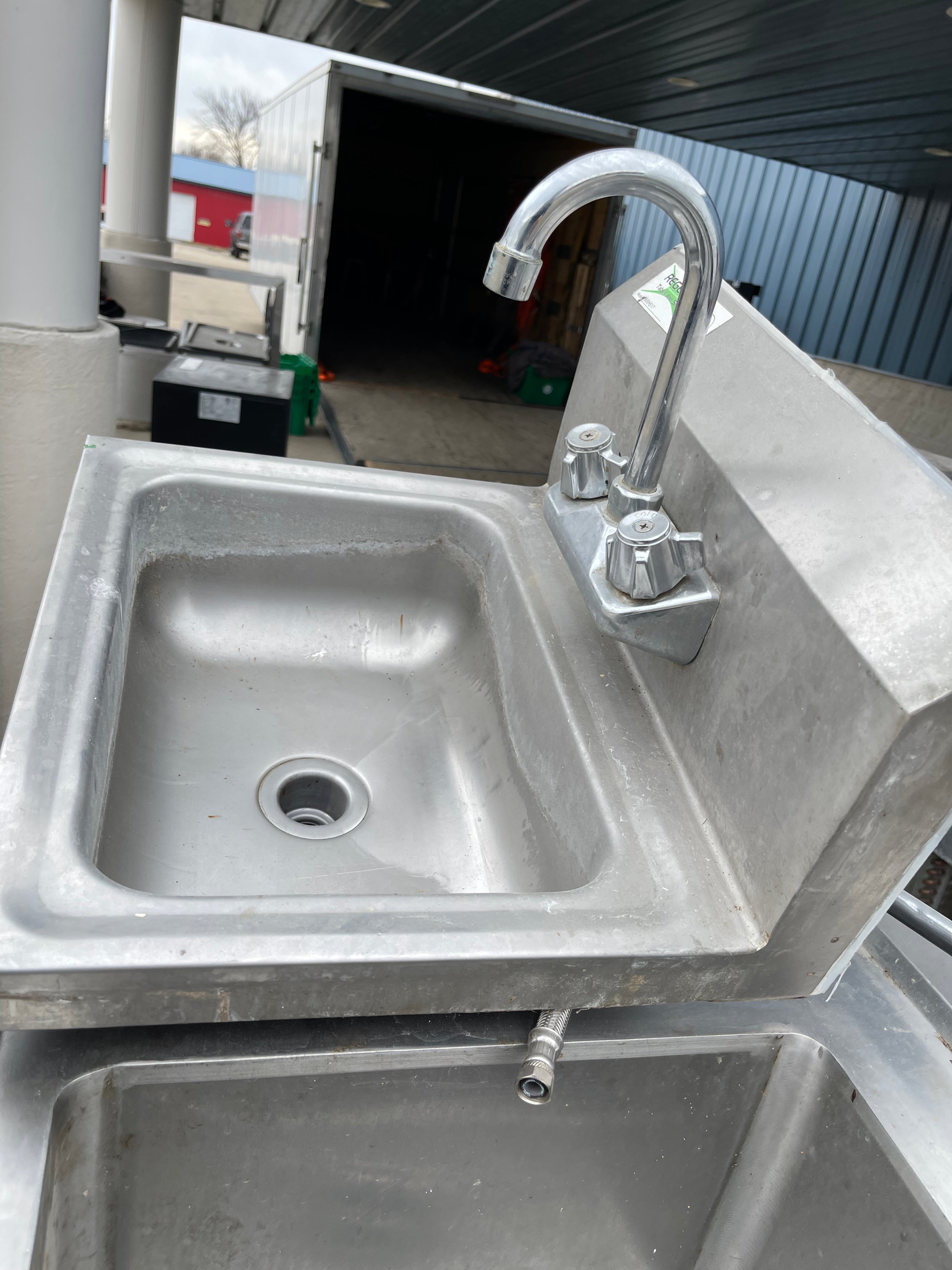 Used Regency 17" x 15" Wall Mounted Hand Sink with Gooseneck Faucet - SS290