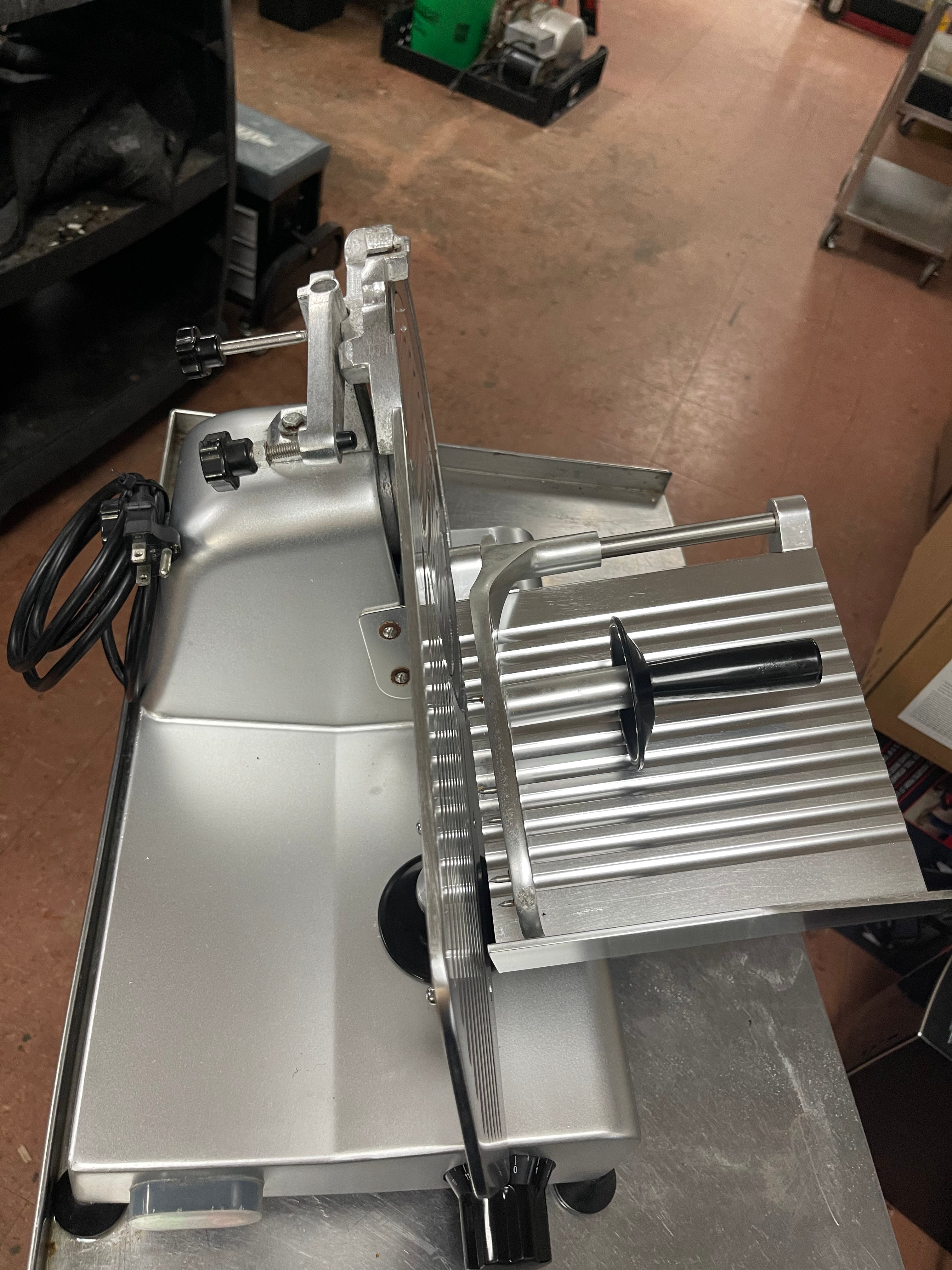 Used Avantco SL310 10" Manual Gravity Feed Deli Meat Cheese Slicer 1/4hp 120V