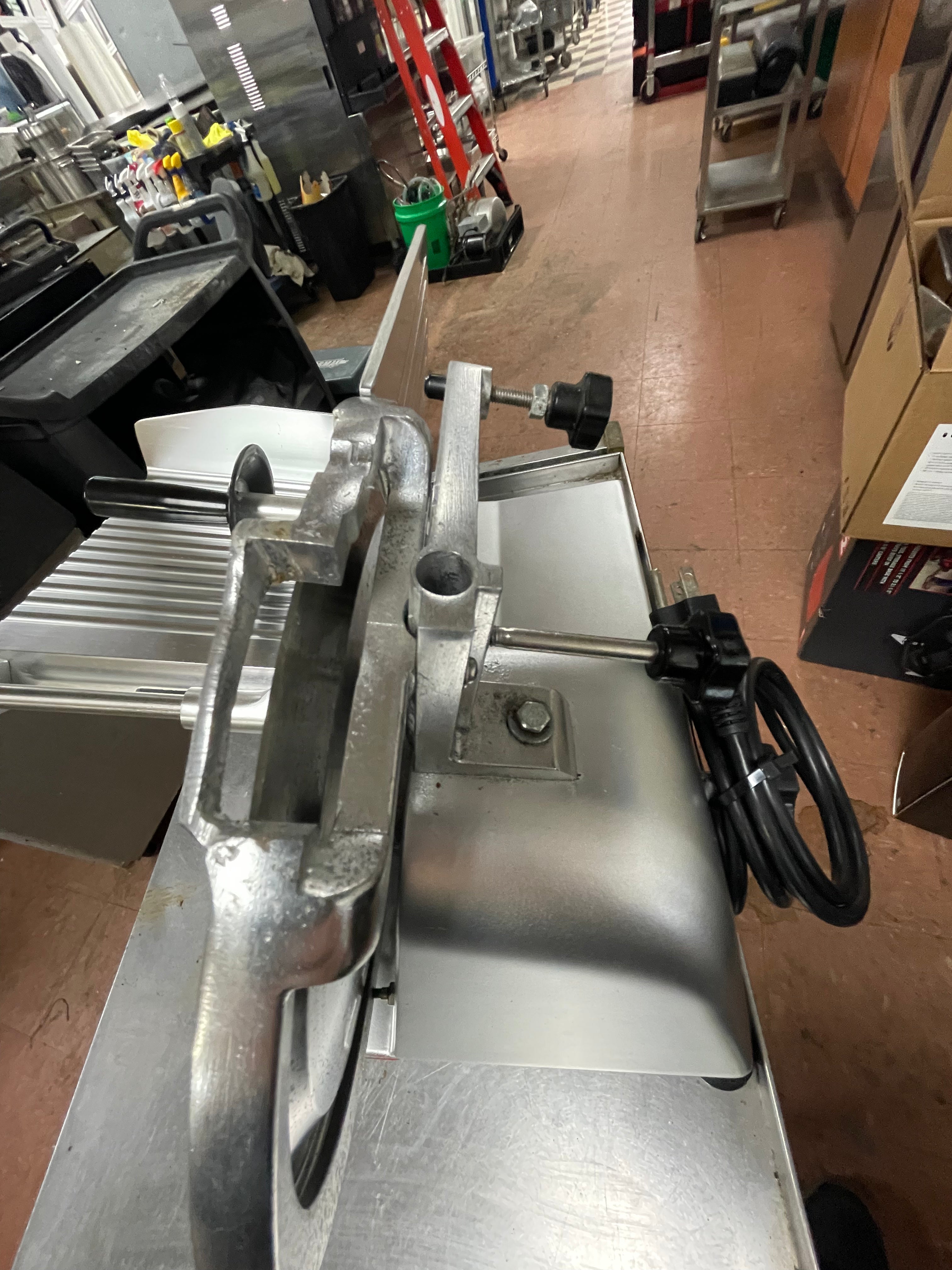 Used Avantco SL310 10" Manual Gravity Feed Deli Meat Cheese Slicer 1/4hp 120V