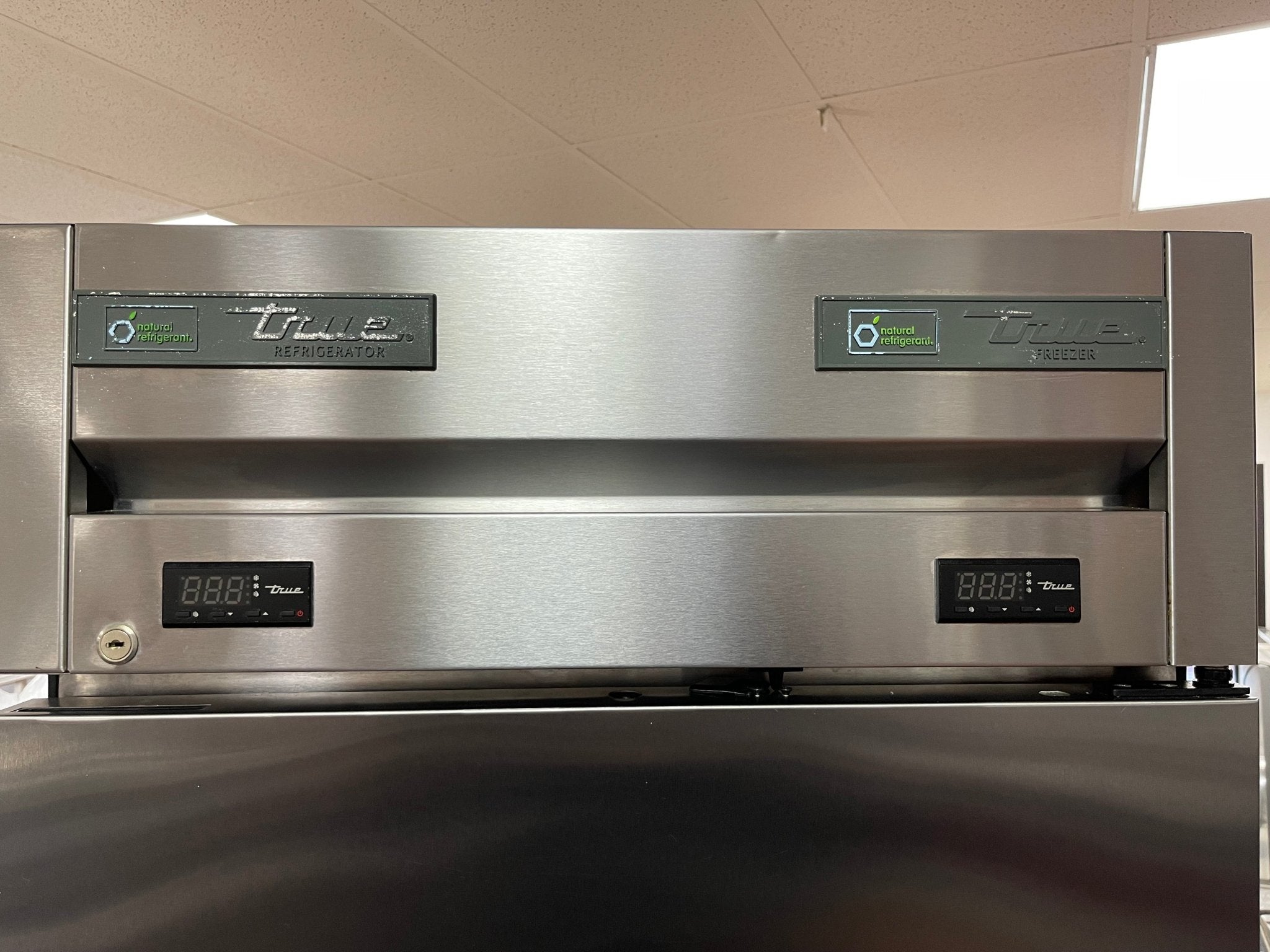 2018 True T - 23DT - HC 27" One Section Reach - in Combo Refrigerator/Freezer 115V 9400323 - Falcon Restaurant Supply - 4