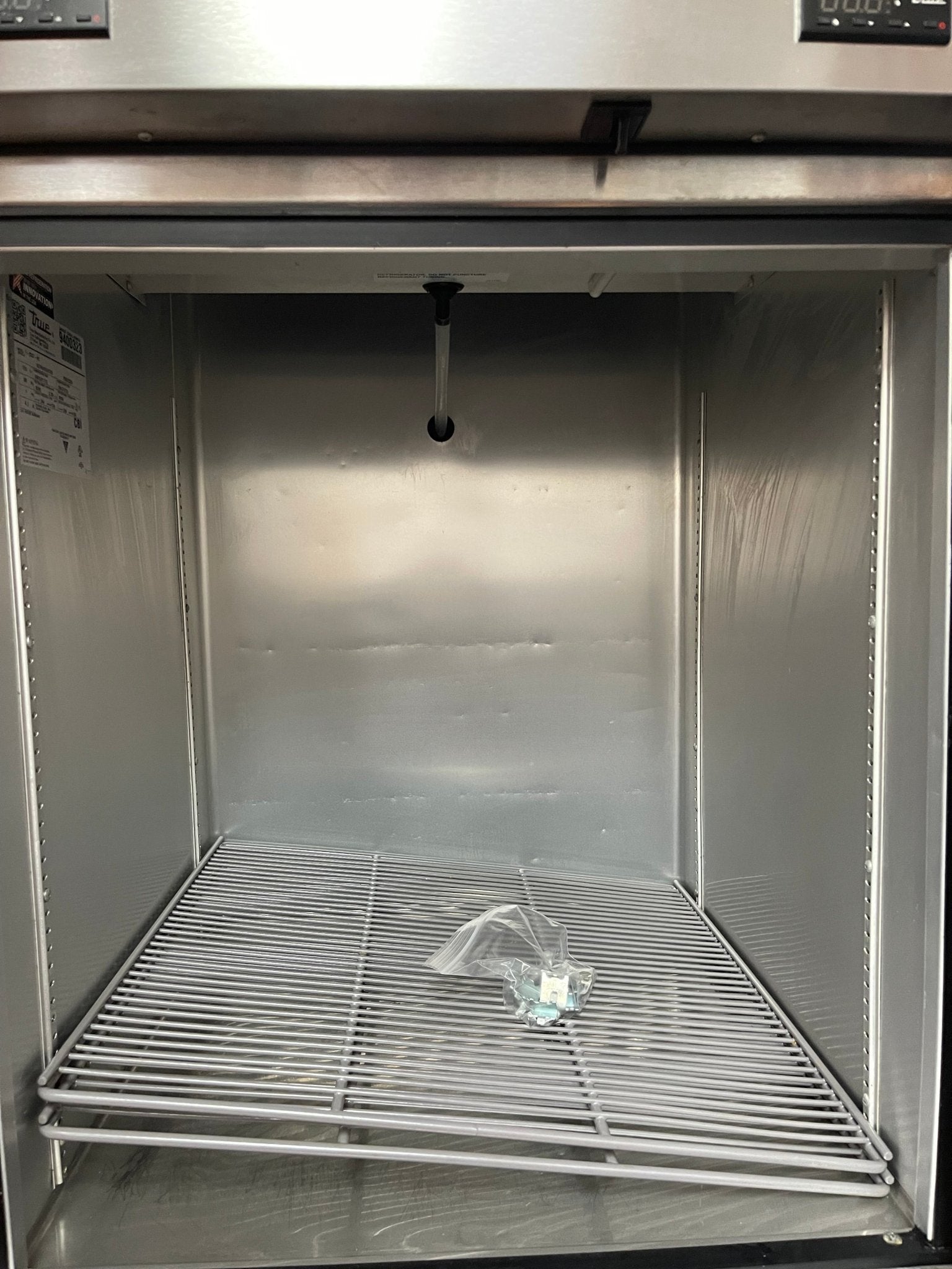 2018 True T - 23DT - HC 27" One Section Reach - in Combo Refrigerator/Freezer 115V 9400323 - Falcon Restaurant Supply - 5