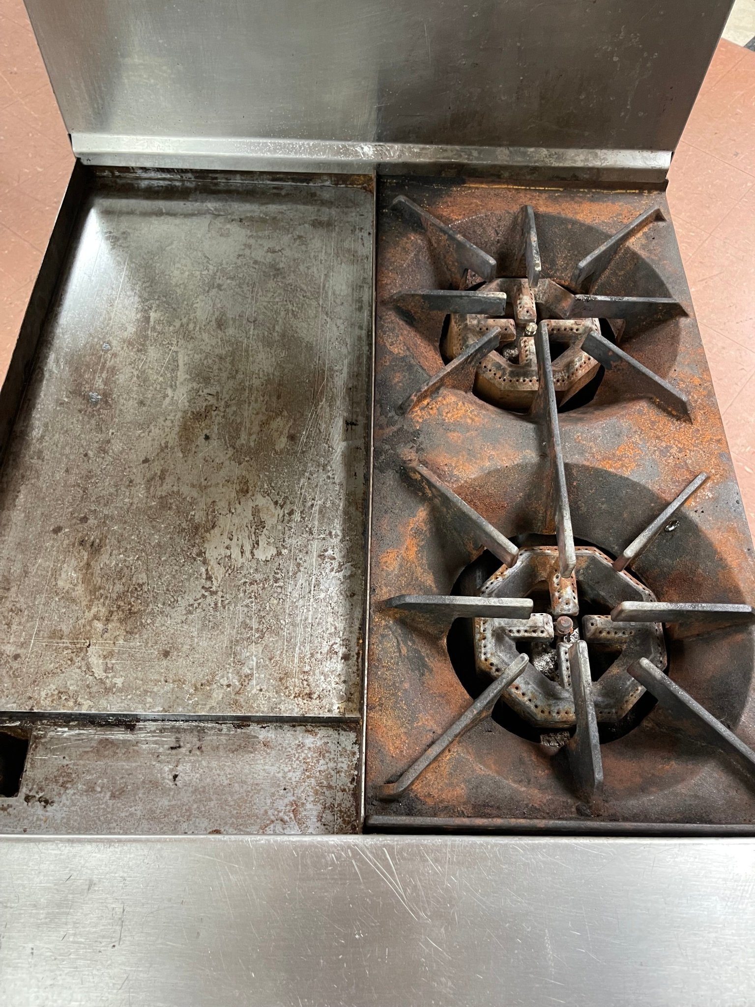 Used U.S. Range Natural Gas 2 Burner 24" Range with 12" Flat Top Griddle and Oven - Falcon Restaurant Supply - 4
