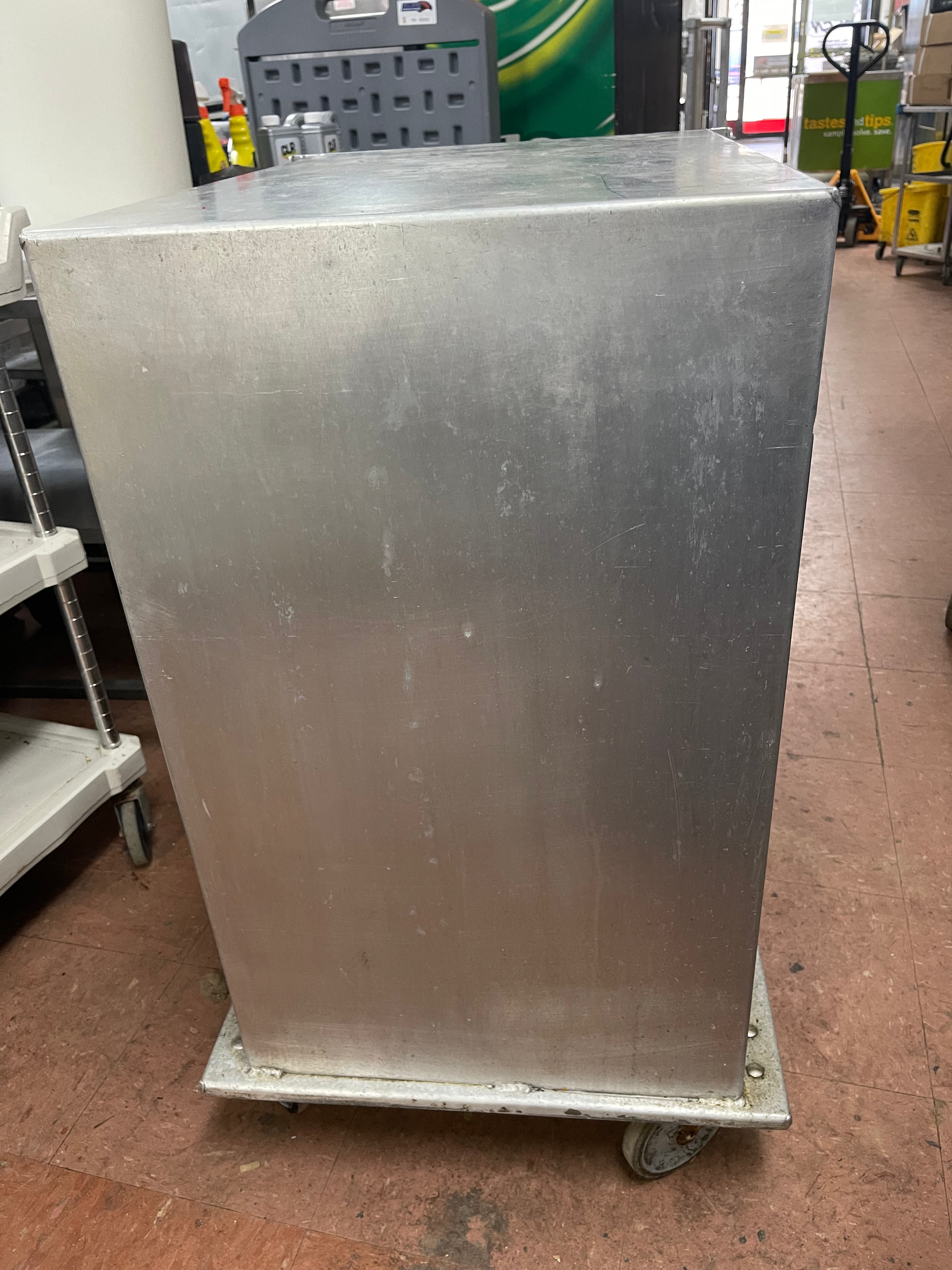 Used Lockwood Uninsulated 20 Rack Mobile Holding Cabinet Non Heated - SS295