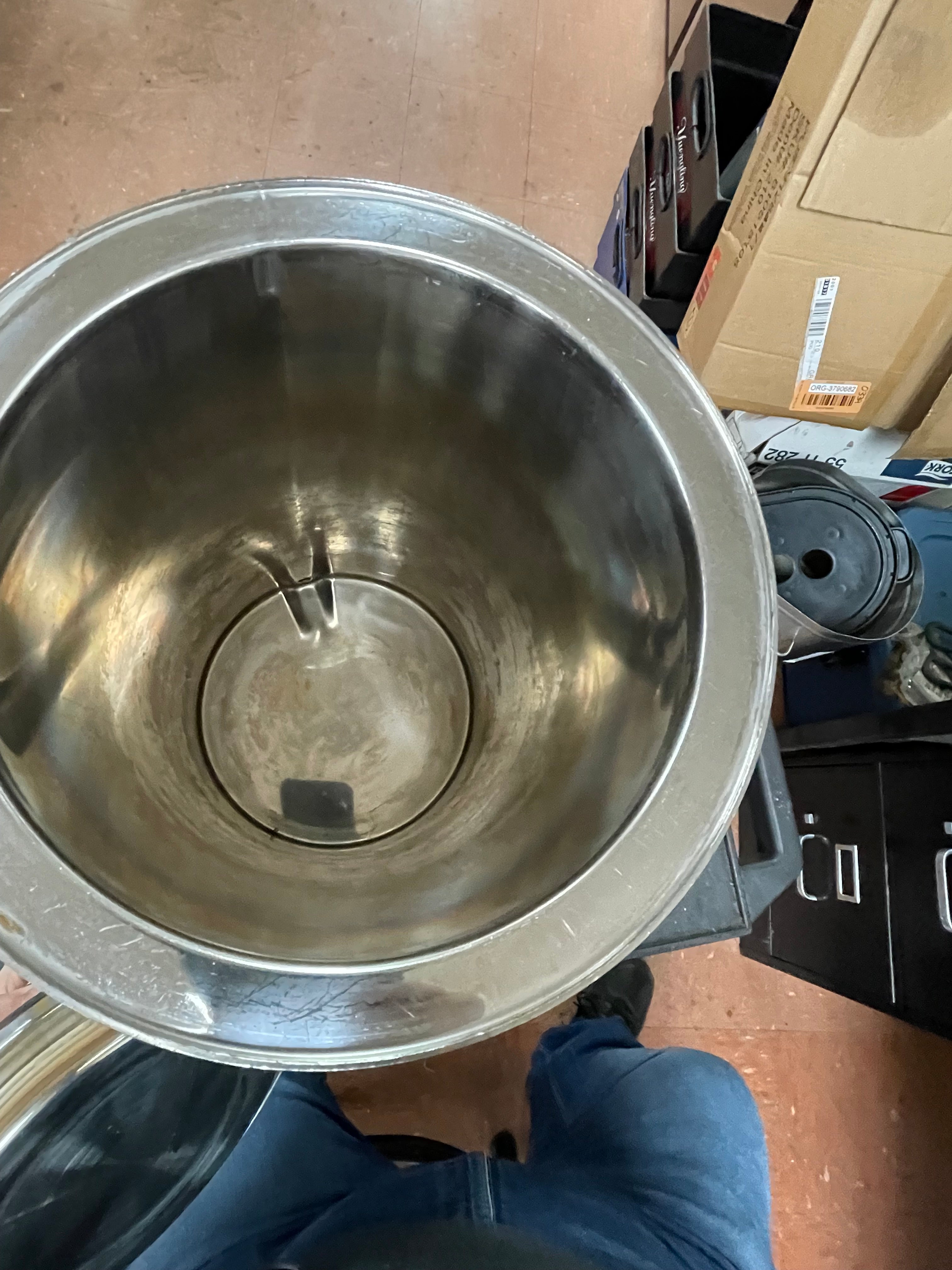 Used Eastern Stainless Steel/Brass Accents Insulated Beverage Coffee/Tea Urn 3 Gallon