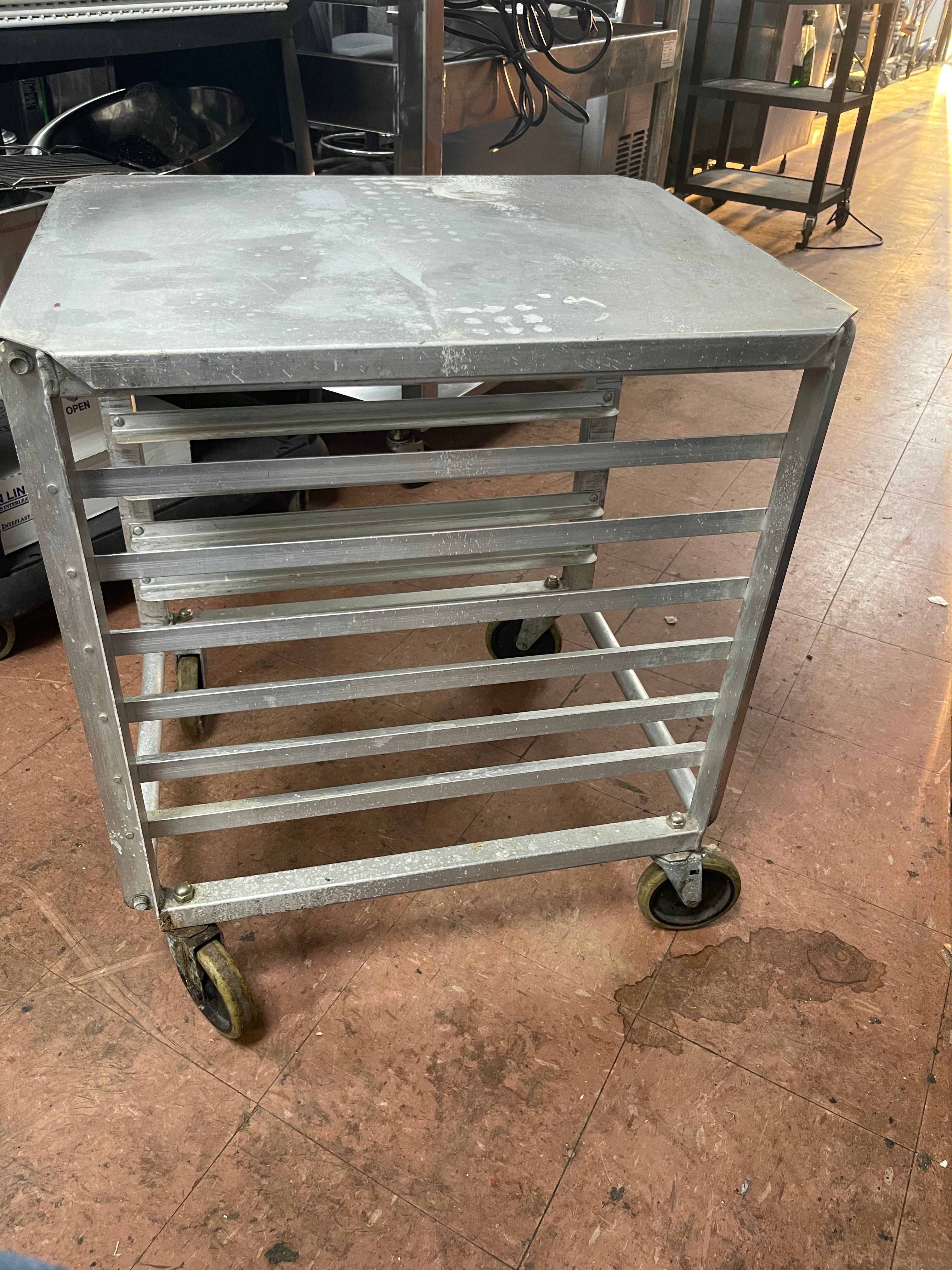 Used 21"x26" 6 Pan Rack Aluminum Equipment Stand - SS305