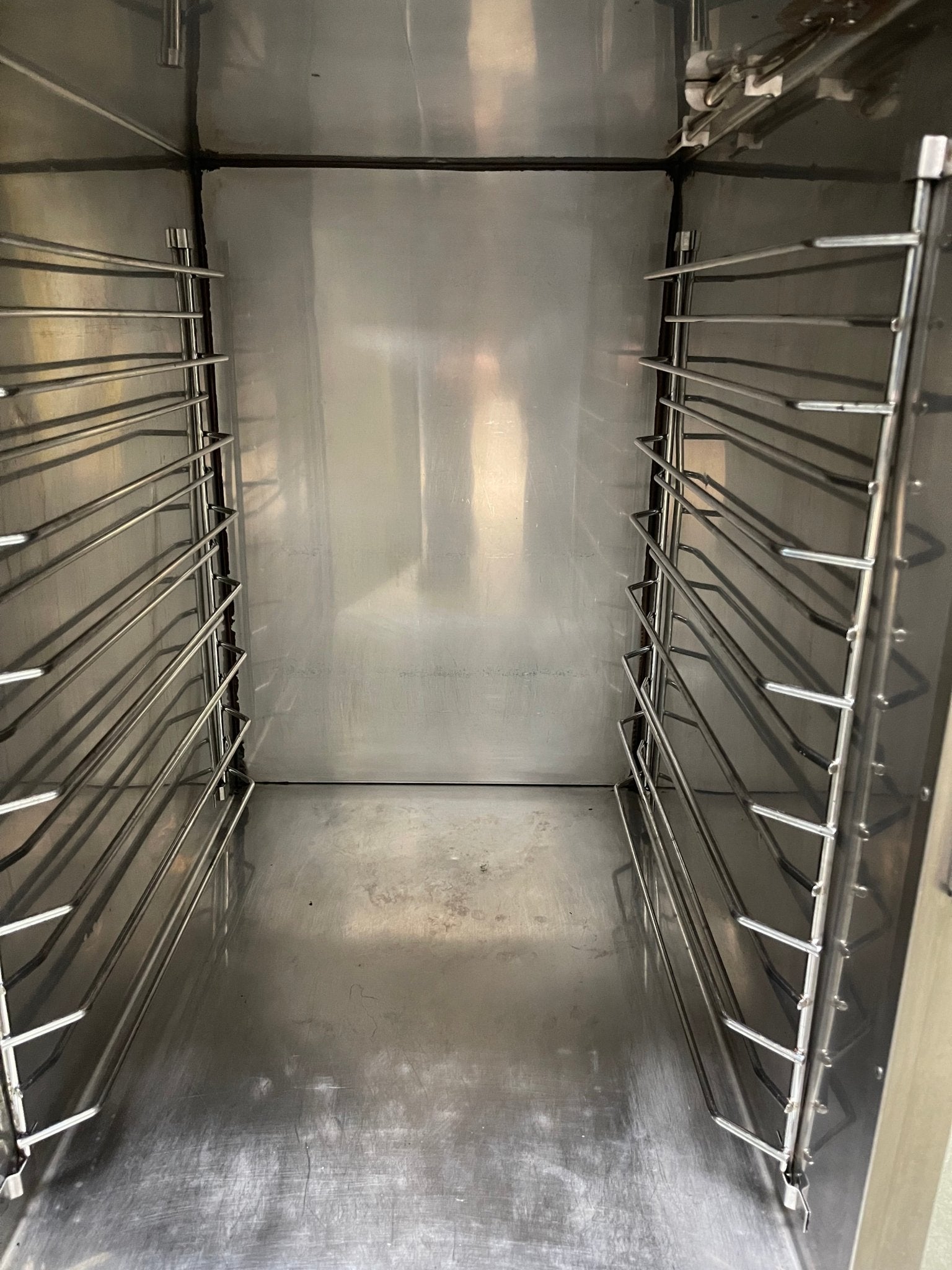 Used Alto - Shaam 1000 - UP Mobile Dutch Door 16 Pan Heated Holding Warming Cabinet 120V - Falcon Restaurant Supply - 8