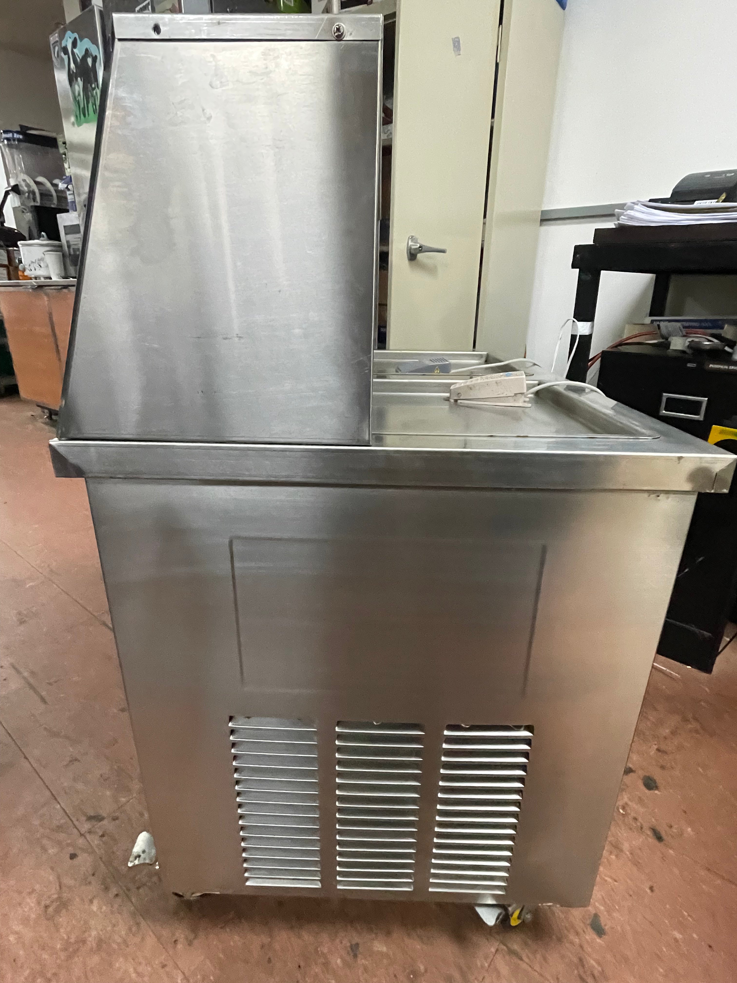 Used Artex Commercial Ice Cream Roll Machine Model CBJF-2D5C Dual Pans 120V