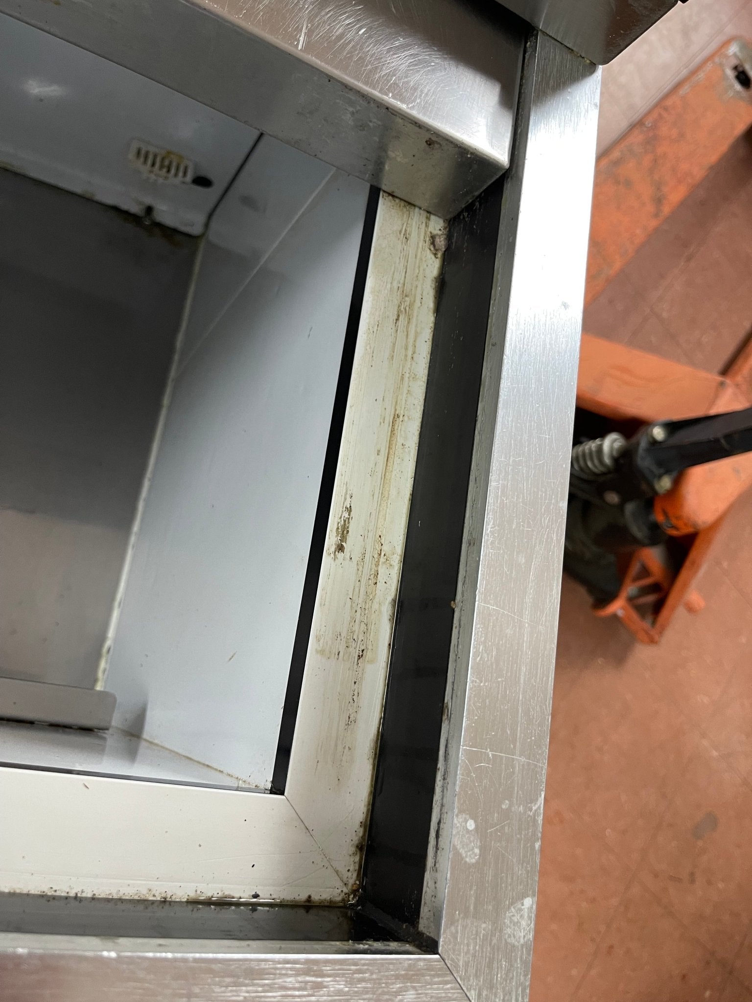 Used Arctic Air AGF36 Single Door 36" Bar Commercial Glass Froster Chiller 120V - Falcon Restaurant Supply - 6