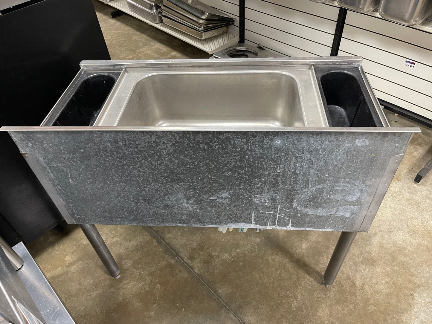 Regency 36"x18" Underbar Ice Bin with 7 Circuit Post-Mix Cold Plate and Bottle Holders