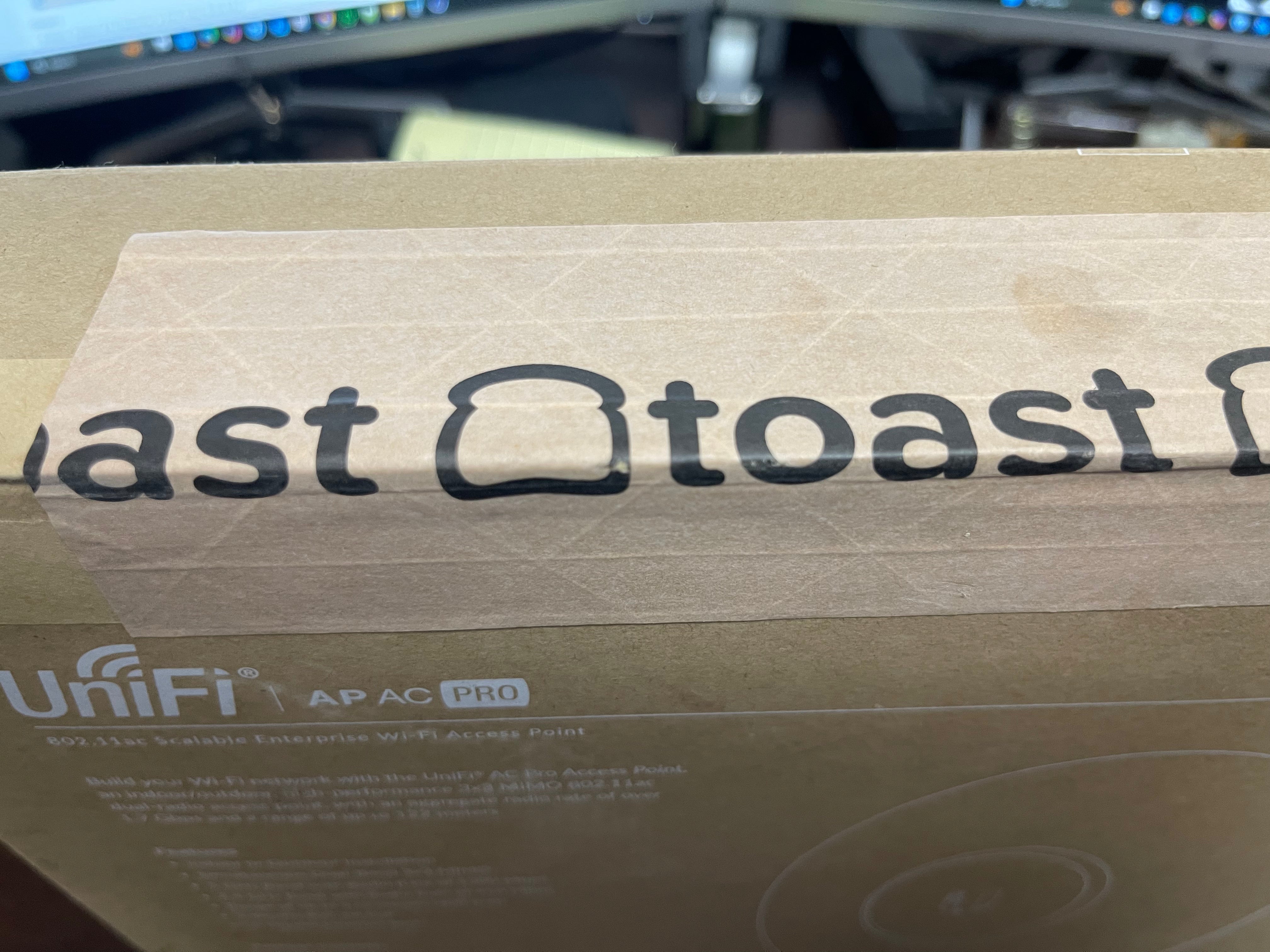 New Ubiquiti UniFi PRO Wi-Fi Access Point, UAP-AC-PRO-US Toast