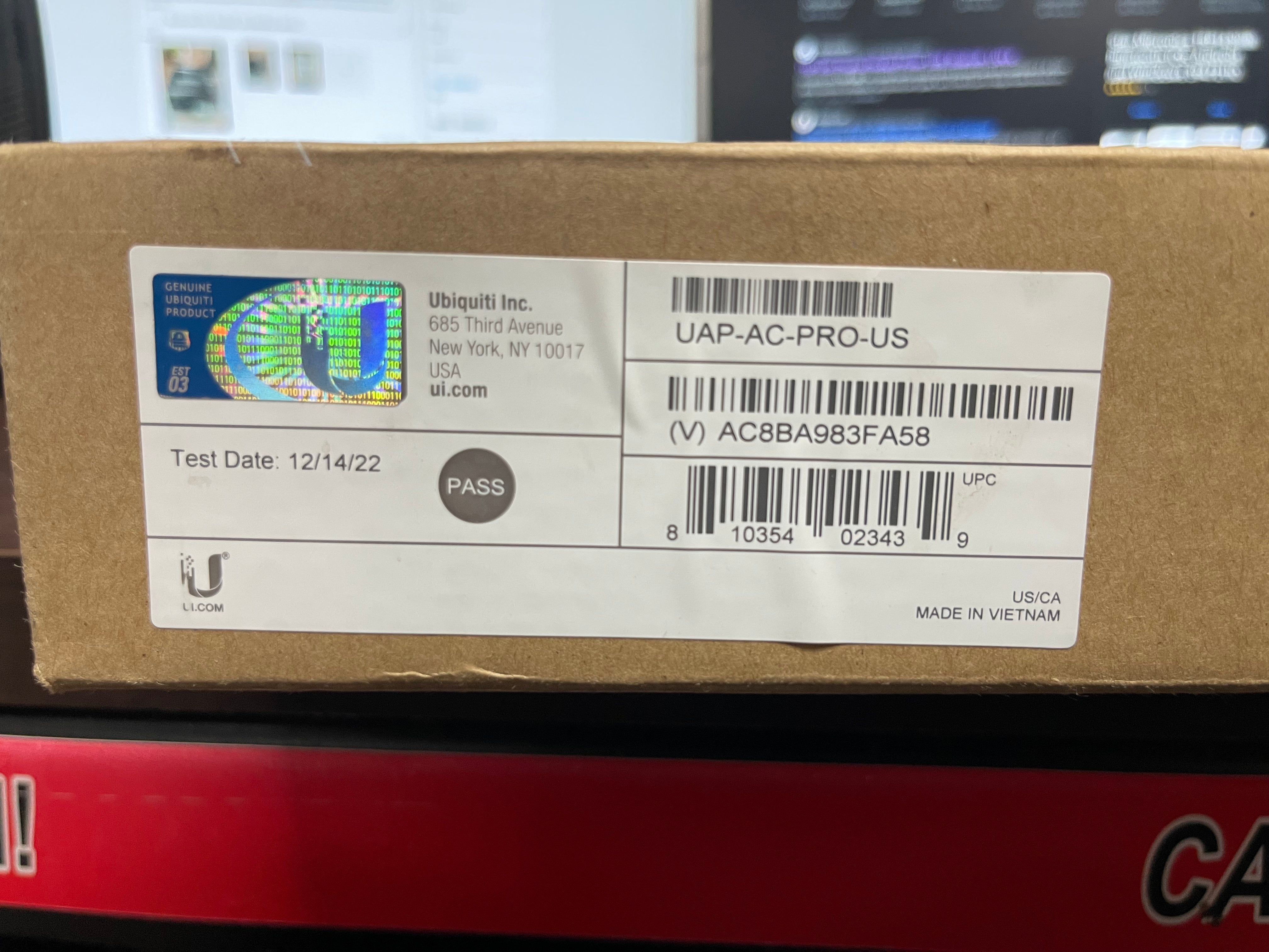 New Ubiquiti UniFi PRO Wi-Fi Access Point, UAP-AC-PRO-US Toast