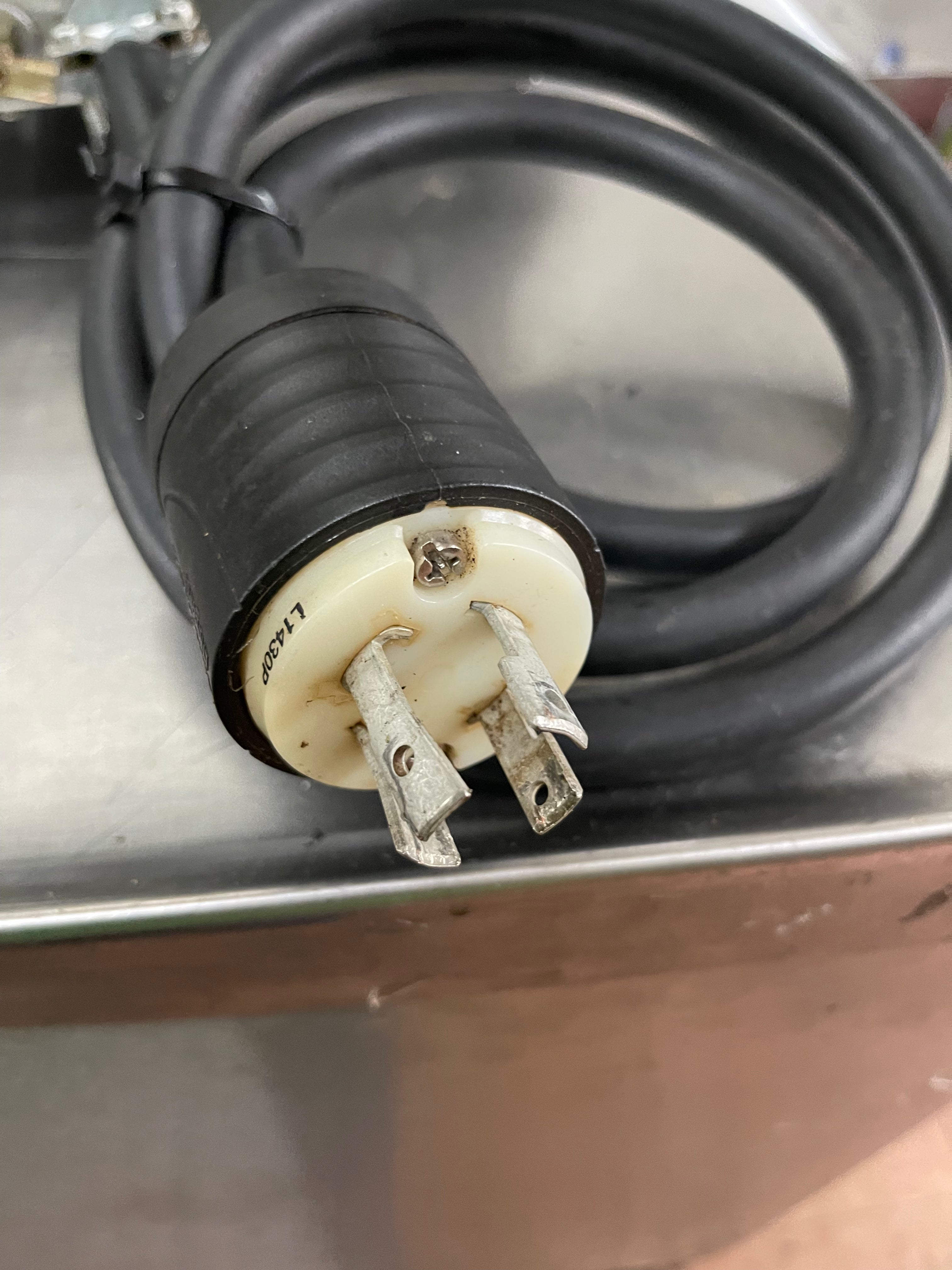 Used Fetco CBS-32Aap Stainless Dual Coffee Brewer Machine 220V