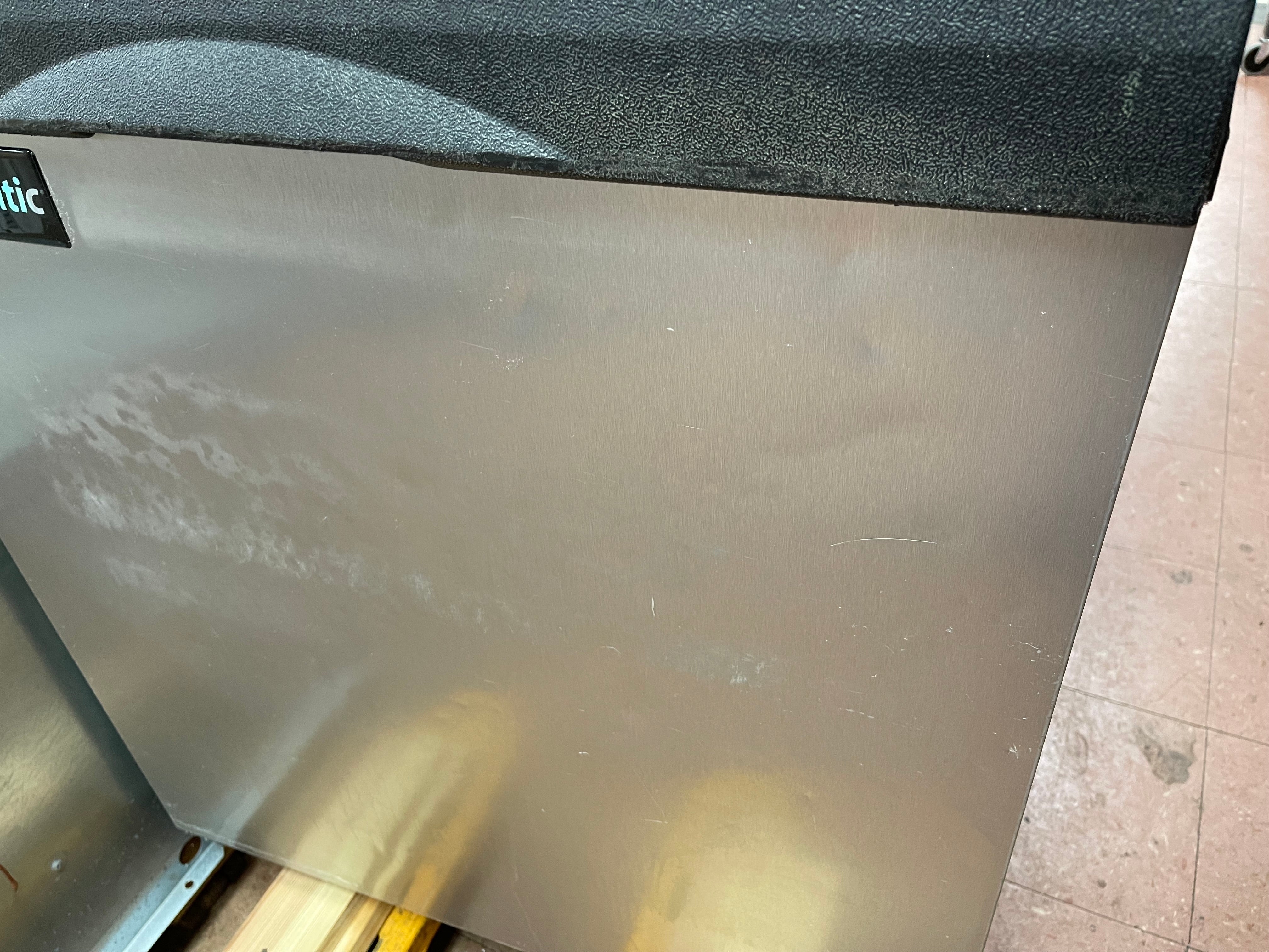 Used Ice-O-Matic CIM1136HA/B55PS 932lb Half Cube Ice Machine w/ Bin 220V SB