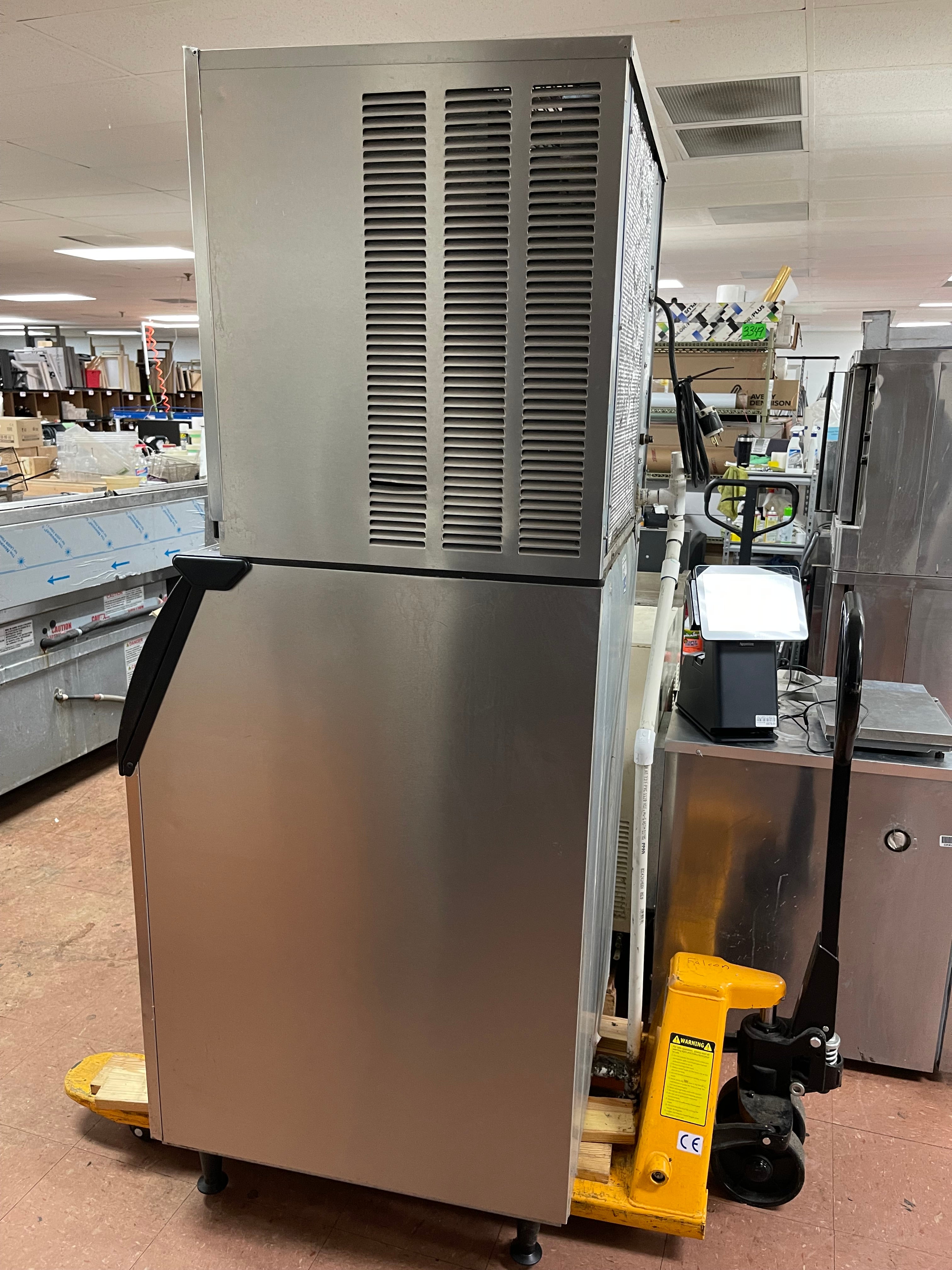 Used Ice-O-Matic CIM1136HA/B55PS 932lb Half Cube Ice Machine w/ Bin 220V SB