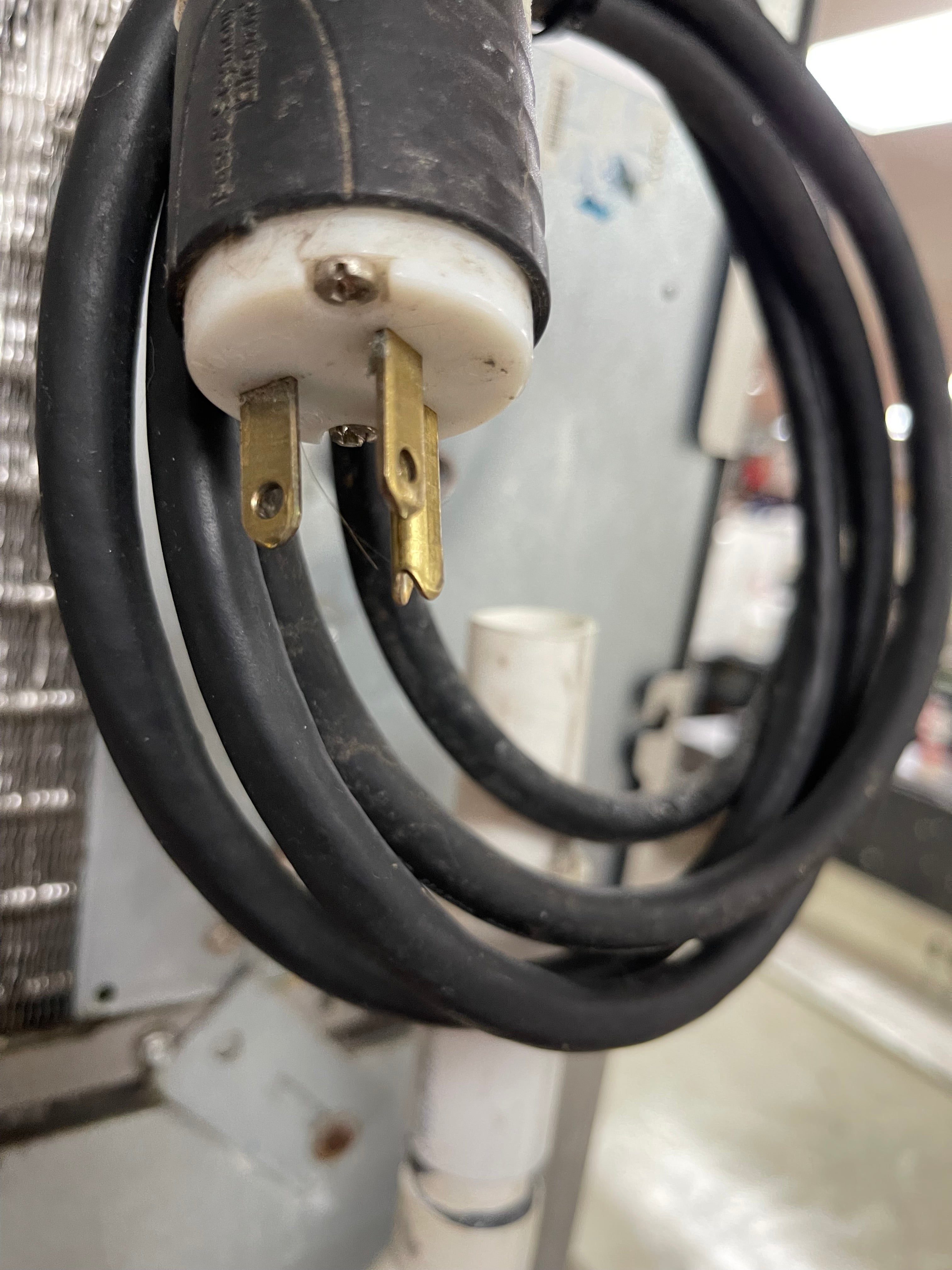 Used Ice-O-Matic CIM1136HA/B55PS 932lb Half Cube Ice Machine w/ Bin 220V SB