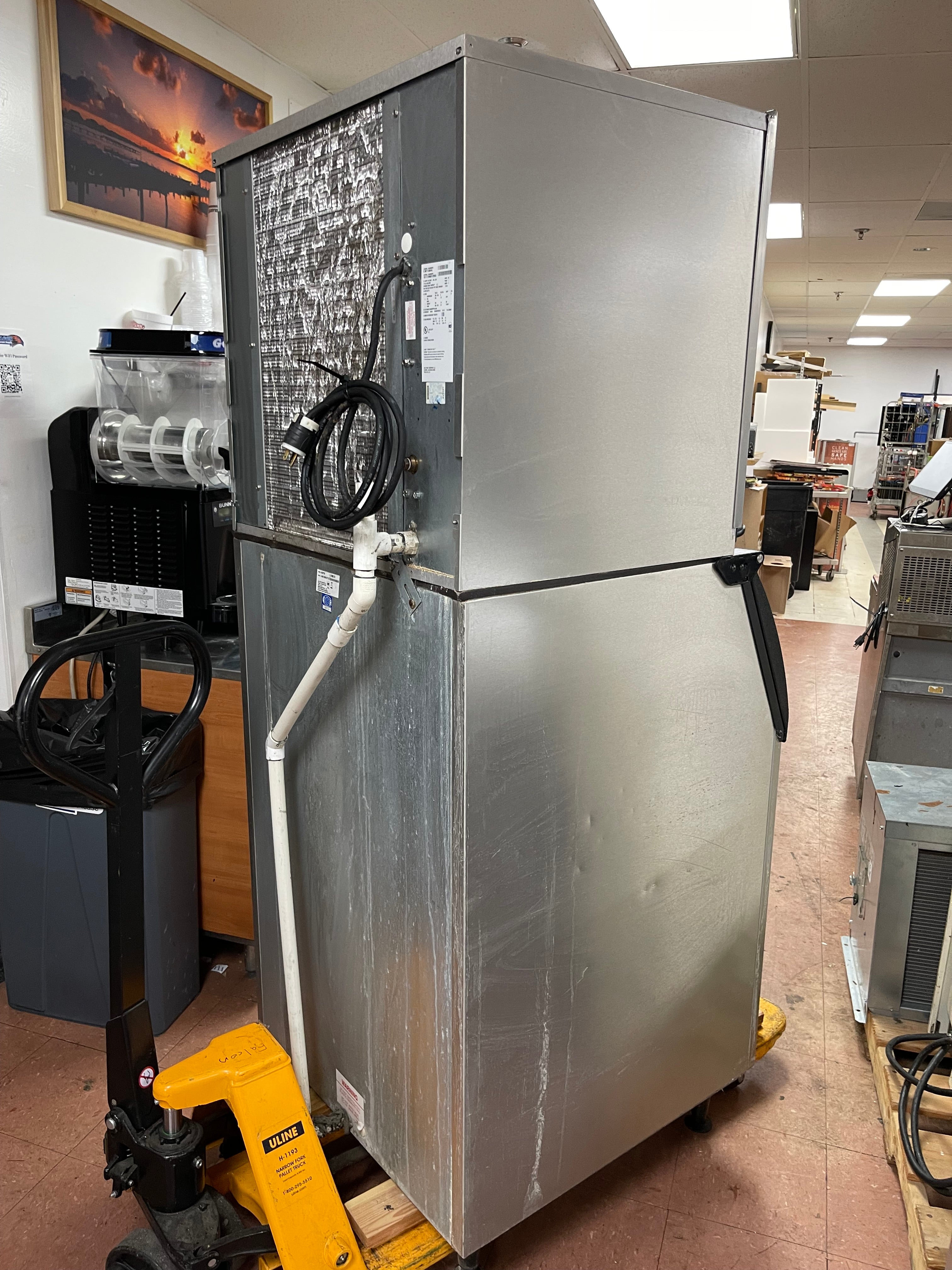 Used Ice-O-Matic CIM1136HA/B55PS 932lb Half Cube Ice Machine w/ Bin 220V SB
