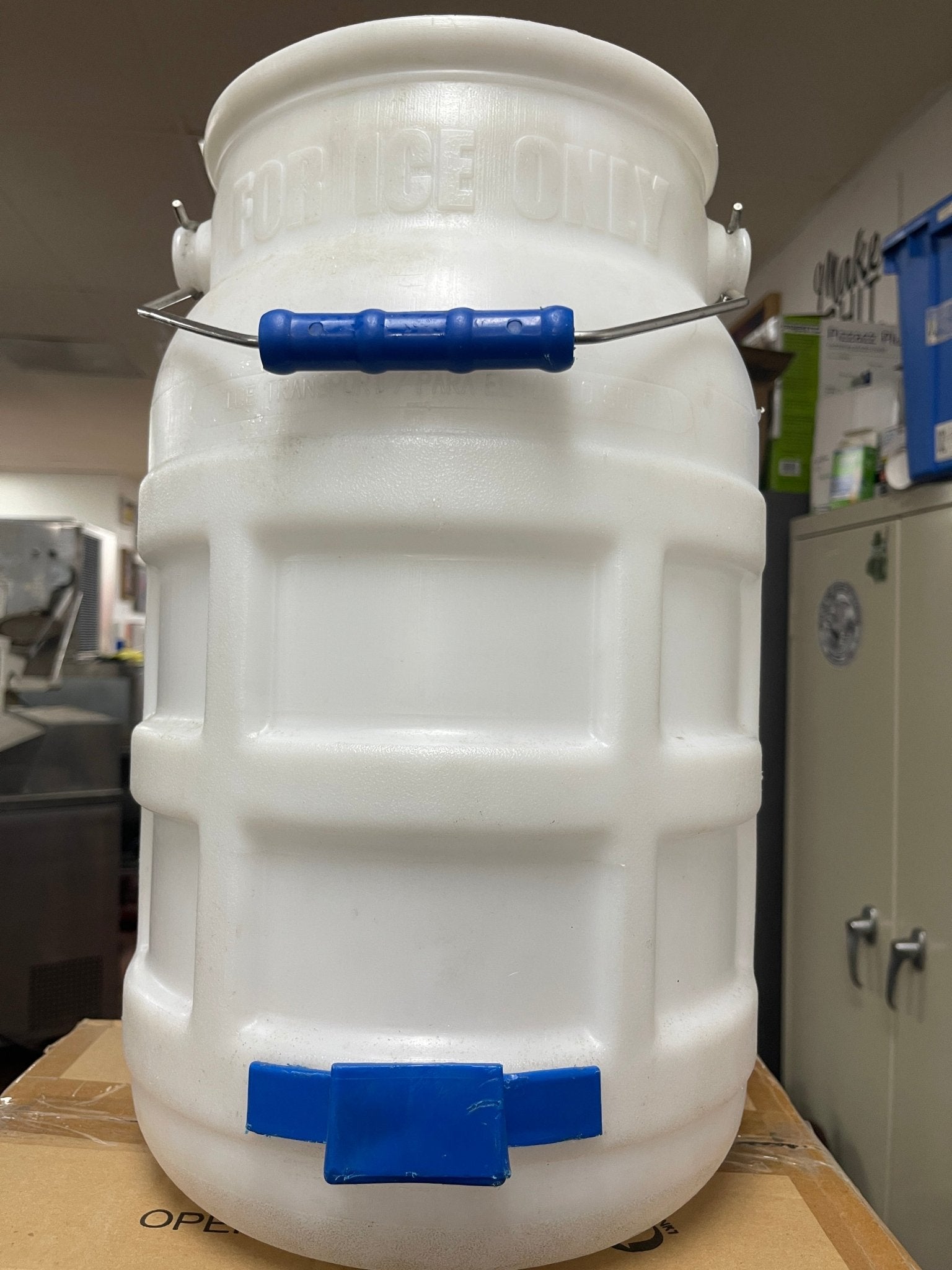 Used Golden West Sales IC1213 6 Gallon Ice Captain Ice Cube Machine Tote - Falcon Restaurant Supply - 1