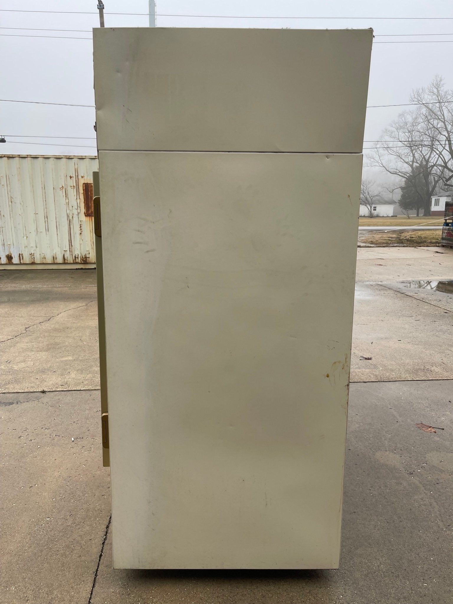 Used Star 4875101 2 Door Indoor Commercial bag Ice Merchandiser Freezer 120V - Falcon Restaurant Supply - 3