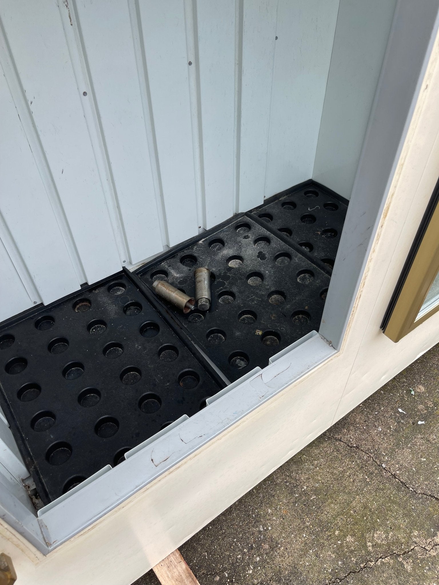 Used Star 4875101 2 Door Indoor Commercial bag Ice Merchandiser Freezer 120V - Falcon Restaurant Supply - 6