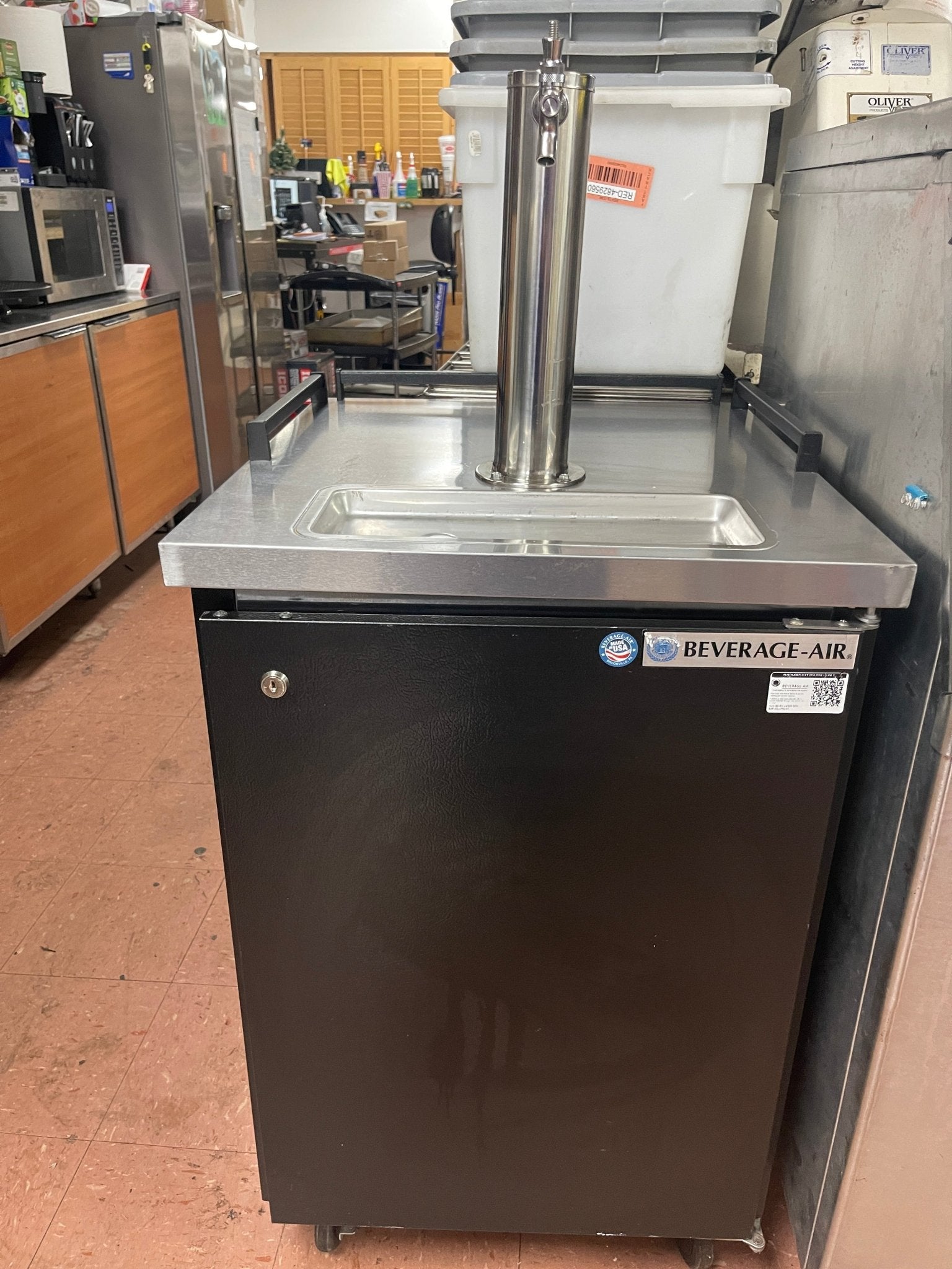 Used Beverage - Air BM23HC - B - WINE Kegerator Wine Dispenser 1/2 Keg Capacity 120V - Falcon Restaurant Supply - 1