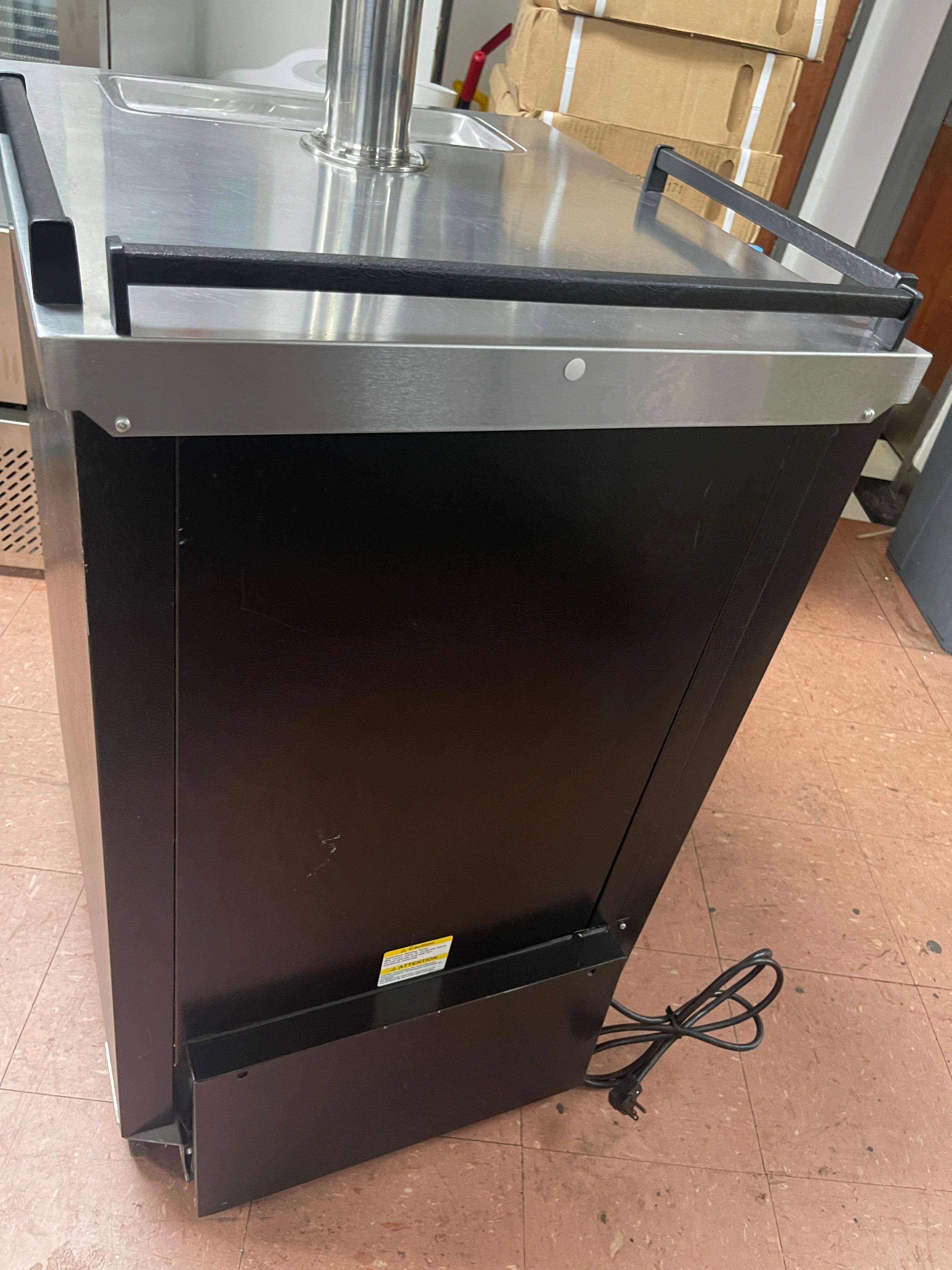 Used Beverage-Air BM23HC-B-WINE Kegerator Wine Dispenser 1/2 Keg Capacity 120V