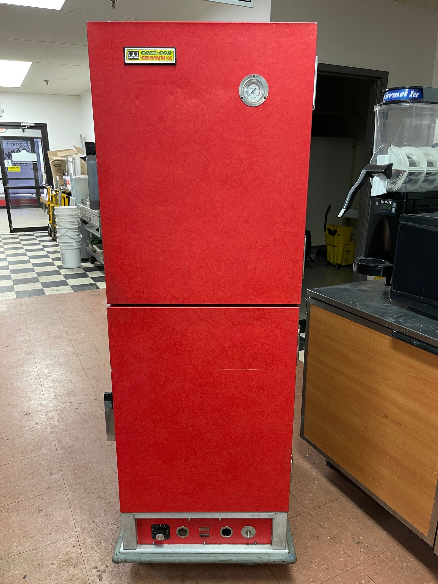 Used CRES COR Crown-X Full Height Non -Insulated Heated Holding Cabinet Food Warmer 34Pan 120V 2000Watt