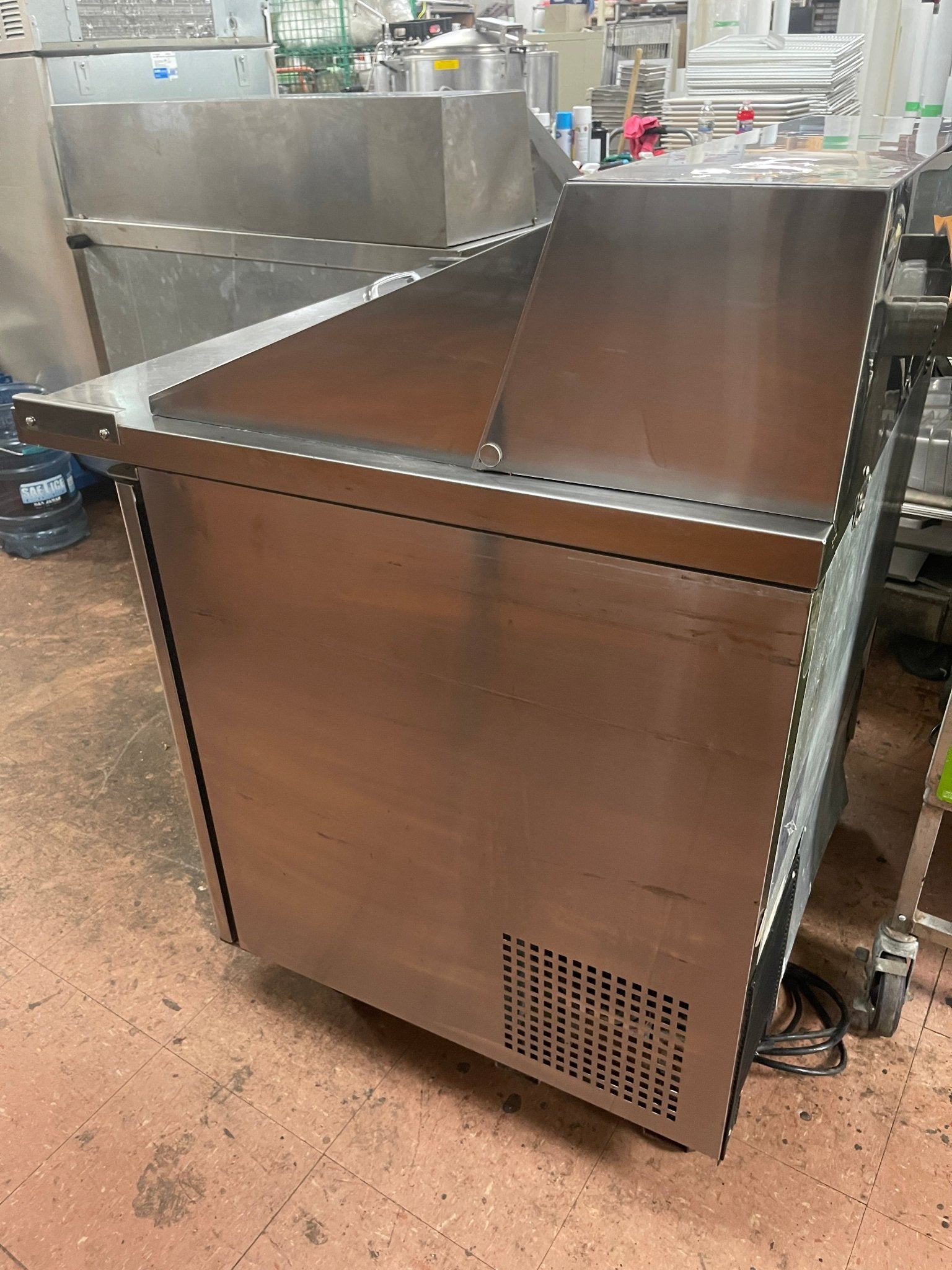 Used 36" Turbo Air MST - 36 - 15 Mega Top 2 Door Refrigerated Sandwich Prep Table 120V - Falcon Restaurant Supply - 6