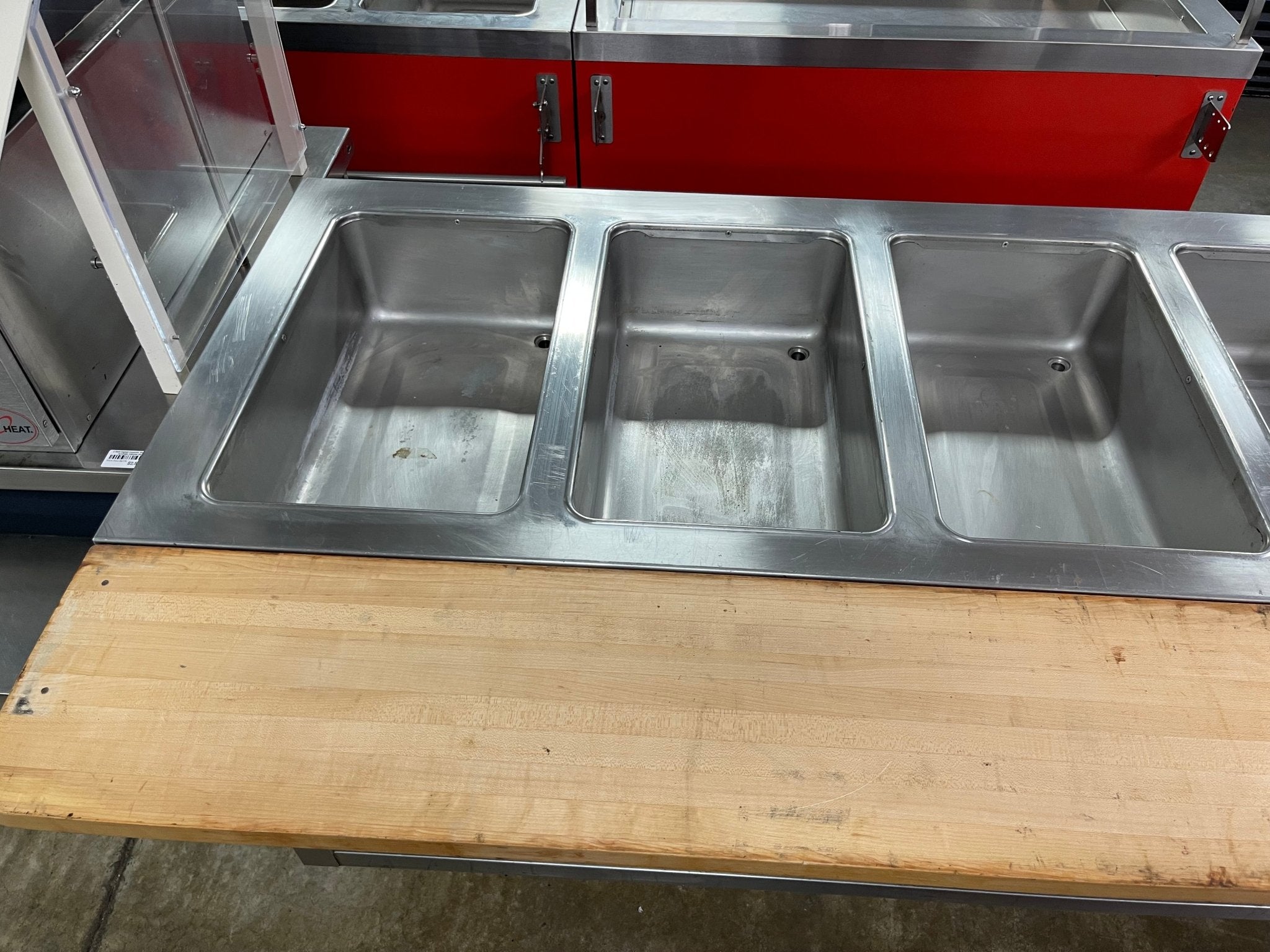 Used Duke E - 6 - CBSS_208/60/1 Thurmaduke Steam Table w/ 6 Wells & Undershelf, 240v - Falcon Restaurant Supply - 10