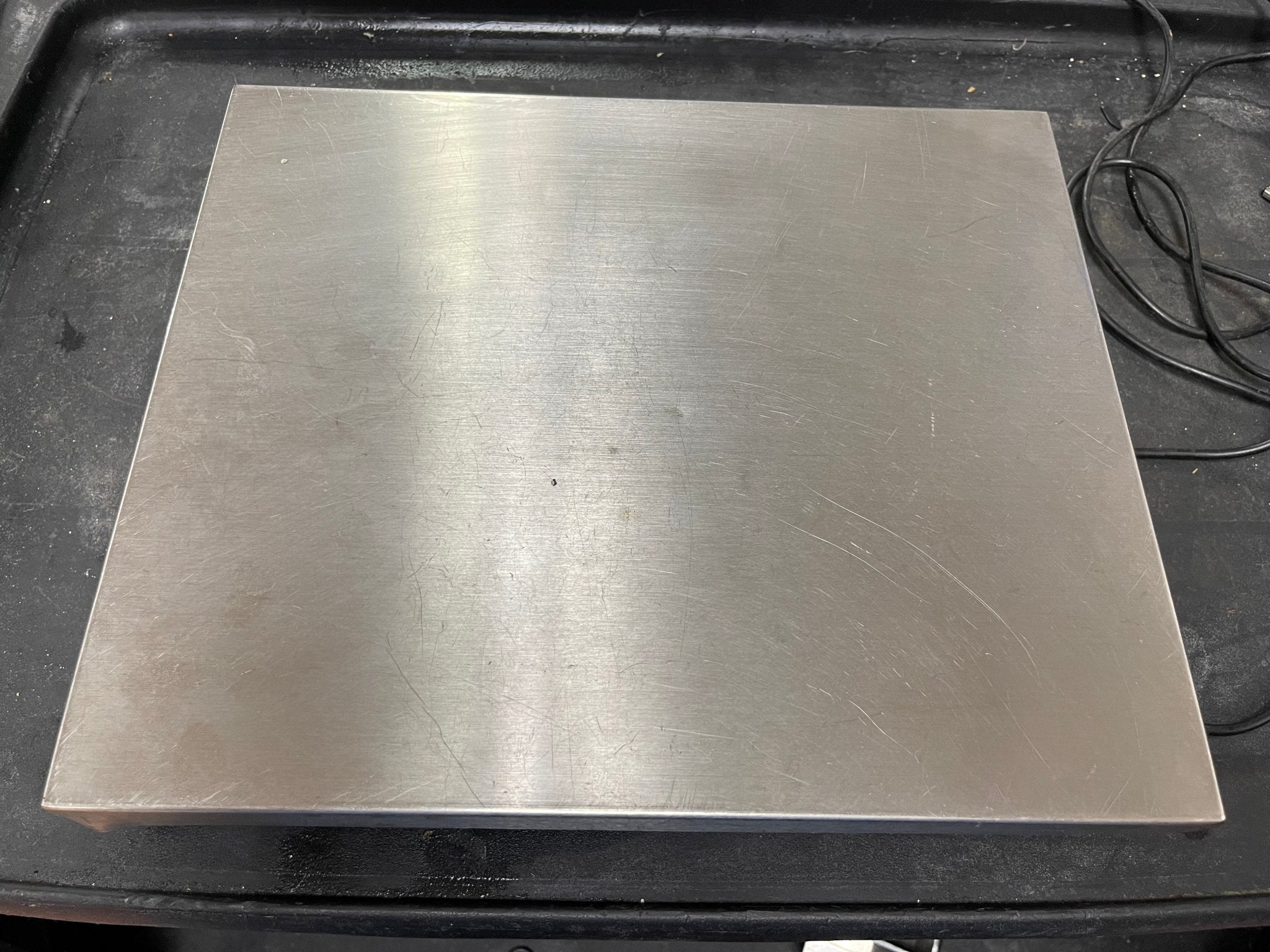 Used Mettler Toledo AM5010 30lb x 0.01lb POS Checkout Bench Scale - Falcon Restaurant Supply - 1