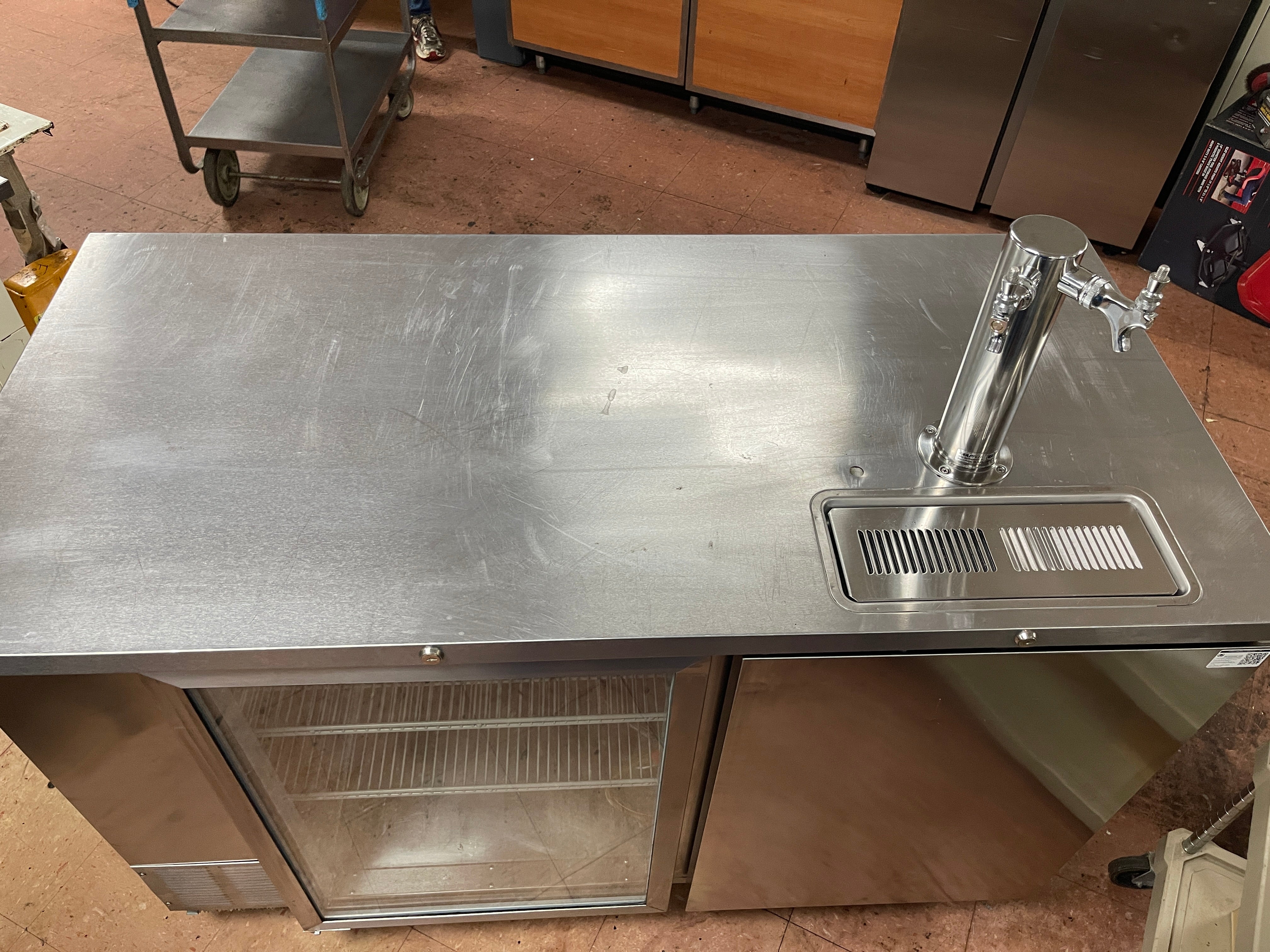 Used Beverage Air DD58G-1 Stainless Steel Kegerator/Glass Door Refrigerator 115V