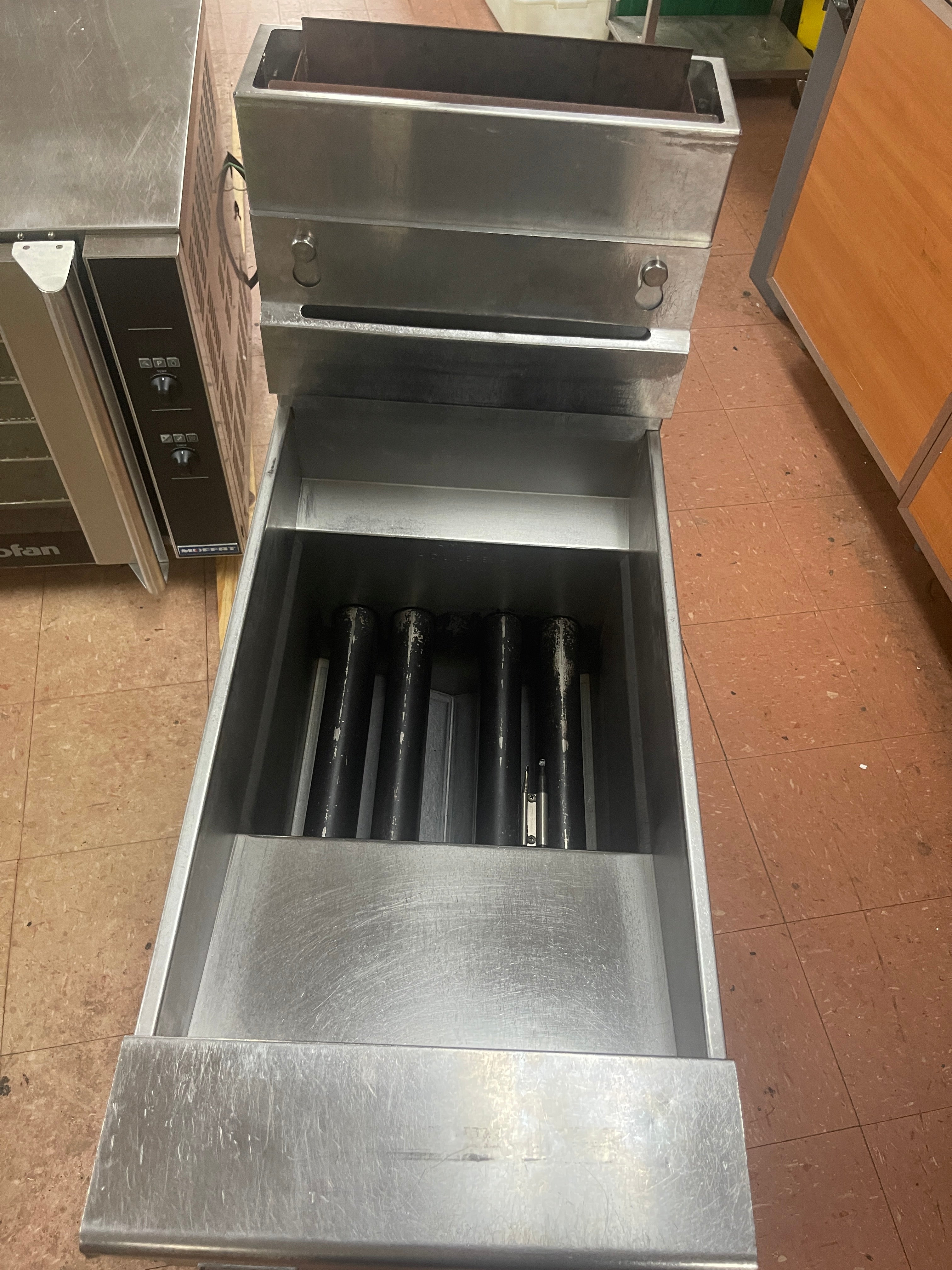 Used Pitco SG14 Natural Gas 40-50 lb. Stainless Steel Floor Fryer - 110,000 BTU
